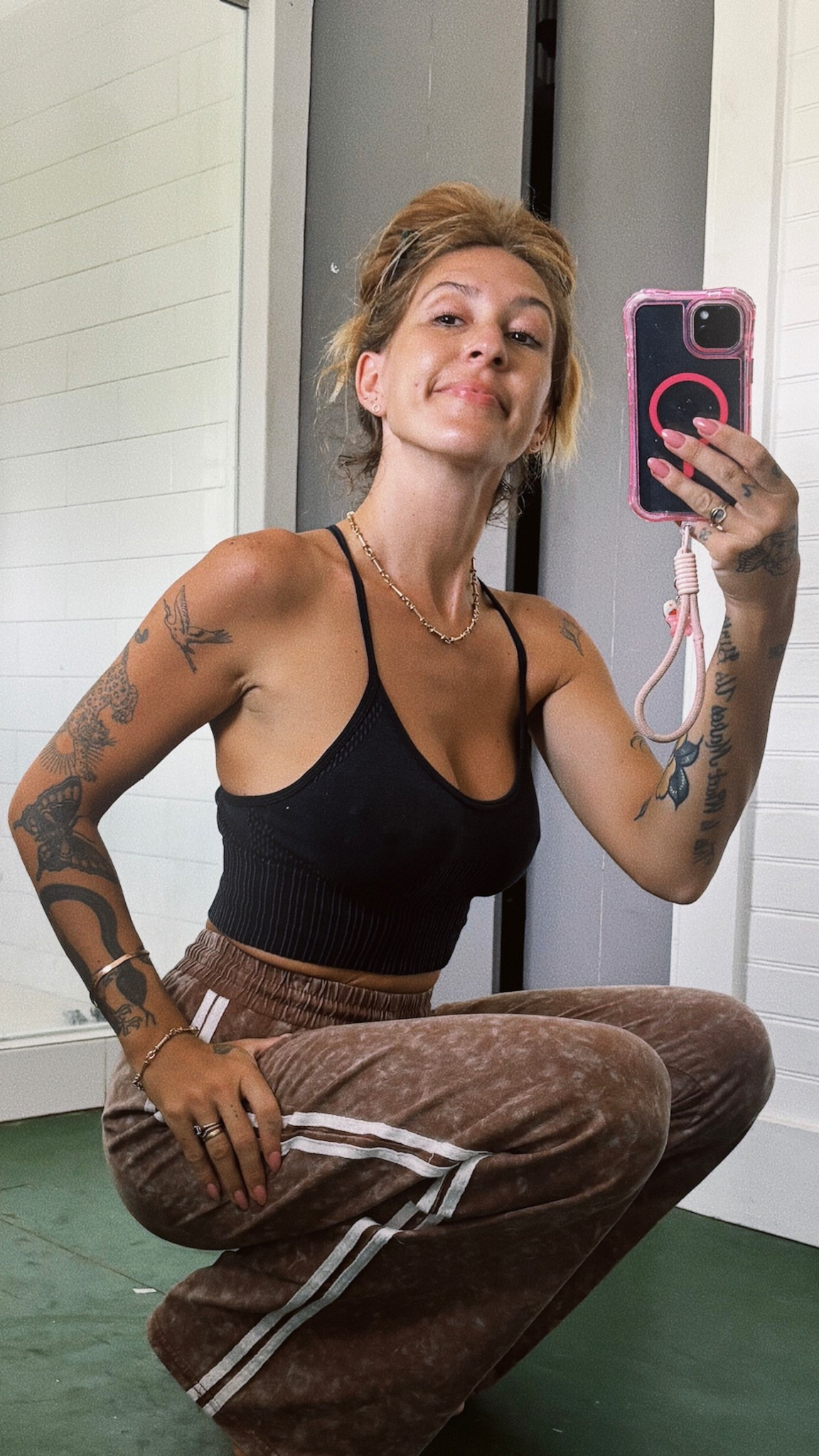 Beauty a budget always.  I have been searching for the right fit of sweatpants that are high waisted but always wide enough and long enough to cover my crocs!!! I know dumb problem 😀😆

#LTKFindsUnder100 #LTKHome #LTKPetite