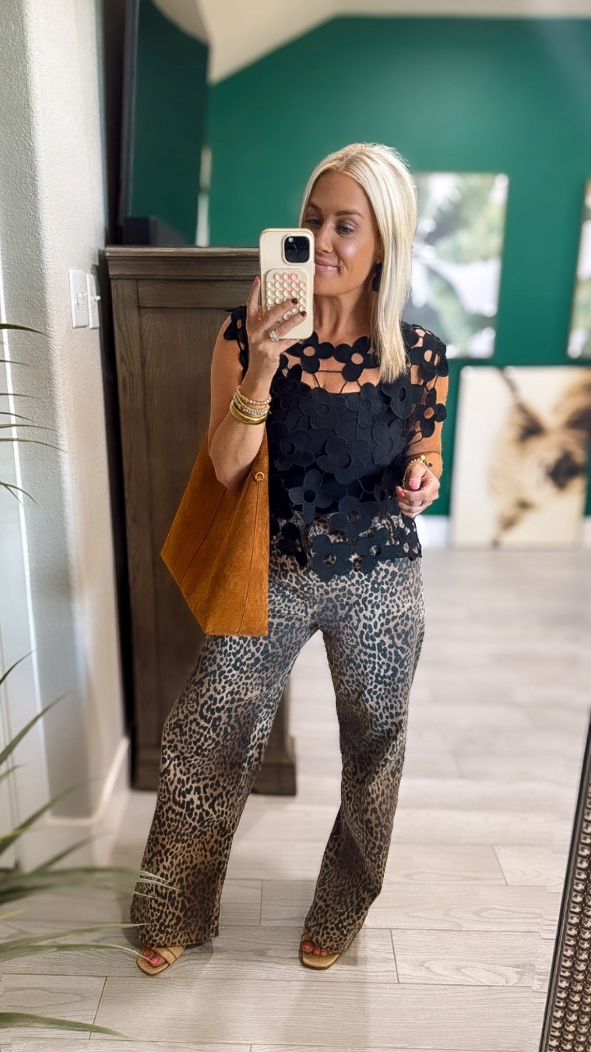Today’s lunch / running errands outfit of the day! OBSESSED and love this top transitioning into fall
Top - medium 
Leopard jeans - size 6

#LTKMidsize #LTKWorkwear #LTKStyleTip