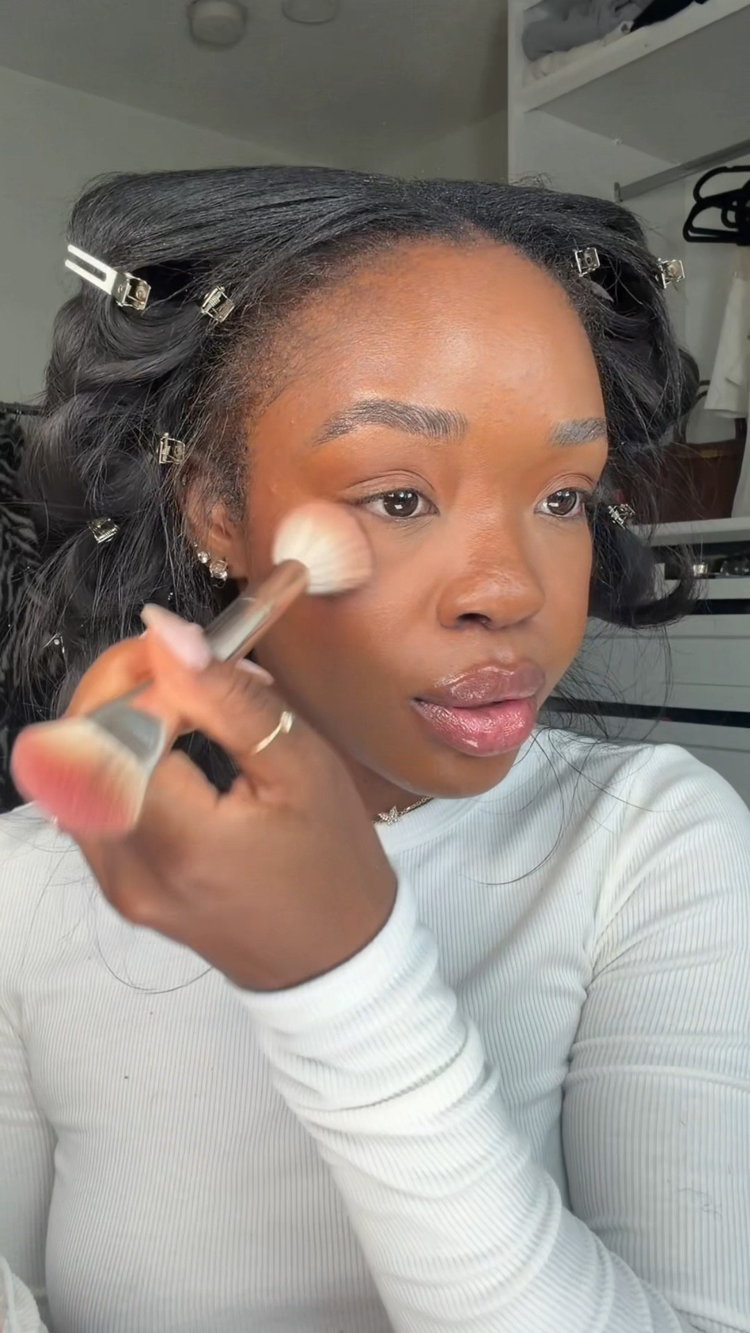 When you only have 20 minutes, this is the makeup routine⭐️🪽a very *chaotic* makeup sesh!

@IT Cosmetics @Hourglass Cosmetics @Summer Fridays @Armani beauty @Patrick Ta Beauty @Kosas @Laura Mercier @Haus Labs @Rare Beauty @Saie @Sweed Beauty 

#grwmmakeup #MakeupRoutine #fullface #makeuptutorial #quickmakeup 

#LTKBeauty #LTKgrwm