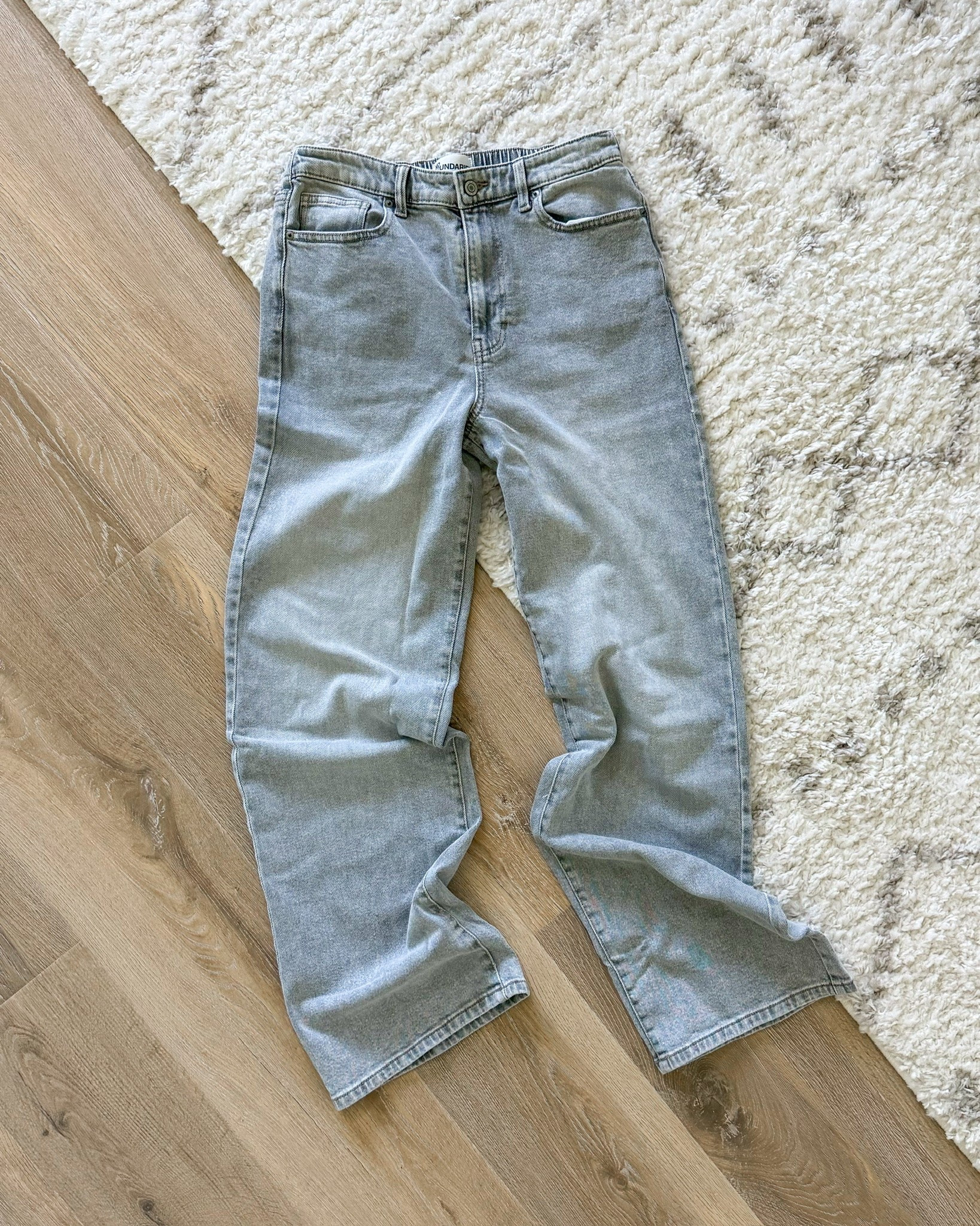 Walmart jeans for only $14 is such a good deal. This light wash pair is an easy everyday denim option that looks way more expensive than the price tag.

Walmart jeans, Walmart fashion, Walmart deal, Jeans under $20, Affordable denim, Fall denim, Light wash jeans, Straight leg jeans, Everyday jeans, Tall girl fashion, Budget fashion finds, StangandCo