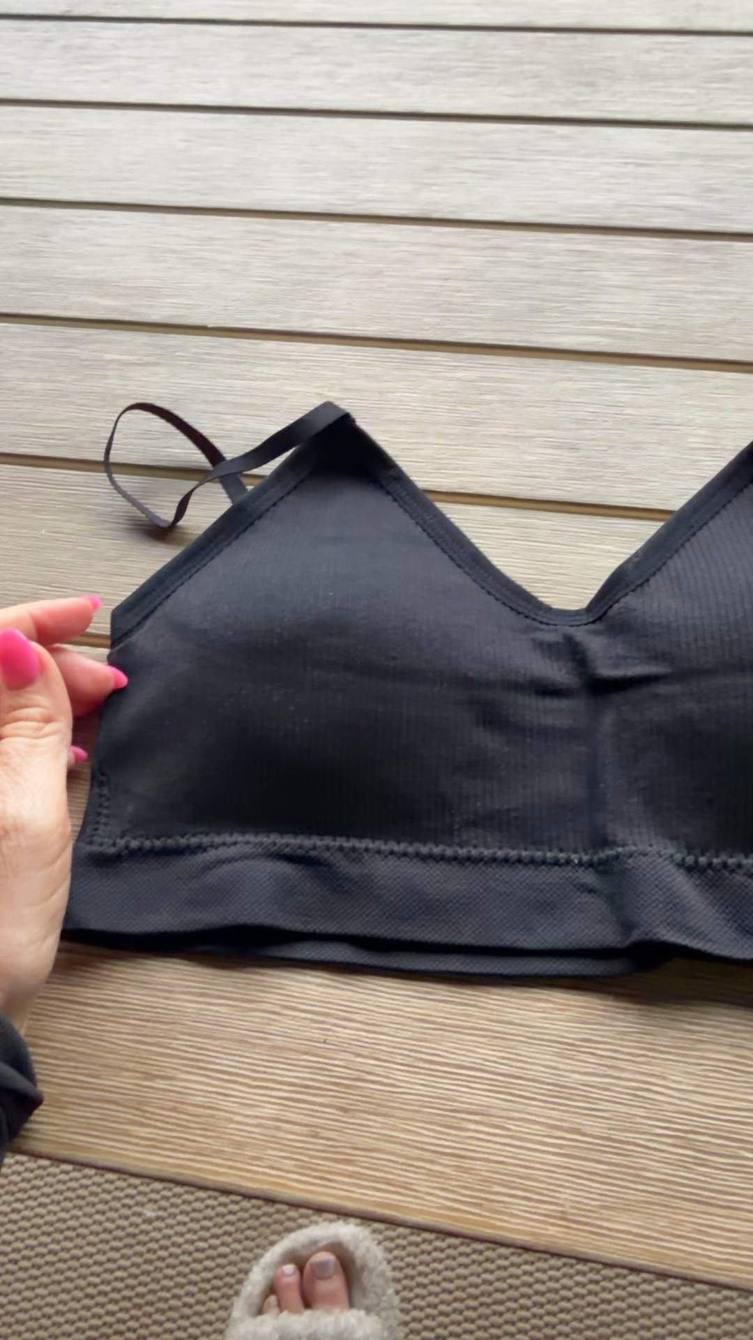 Skinny bra straps for tanks in the summer

#LTKootd