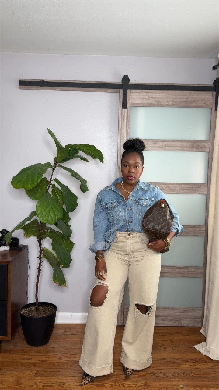 And another version of “The Canadian Tuxedo”👖


When in doubt, get that denim out. 
If I had to pick a style “uniform” denim on denim would be it. Why? there’s no wrong way to do it, it’s never mismatched, and you can create every combo variation imaginable. 

I’m RELENTLESS on racking up on denim pieces and this is why. In today’s case,  I had a short time to get ready and this is what we came up with. 

#LTKStyleTip