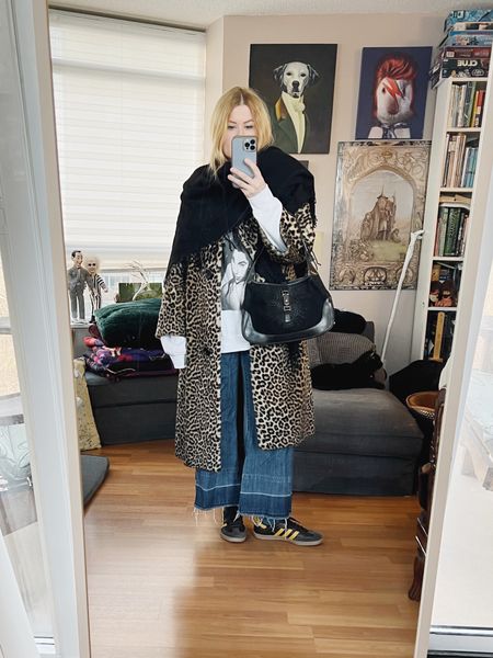 It’s a cold one. I also think that my ass might be getting to big for these jeans which is a bummer. 
Coat and bag vintage, jeans secondhand  citizens of humanity.
•
.  #falllook  #torontostylist #StyleOver40  #secondhandFind #vintagecoat #vintagegucci #animalprint #90svibe  #fashionstylist #slowfashion #FashionOver40  #adidas #MumStyle #genX #genXStyle #shopSecondhand #genXInfluencer #genXblogger #secondhandDesigner #Over40Style #40PlusStyle #Stylish40


#LTKitbag #LTKover40 #LTKstyletip