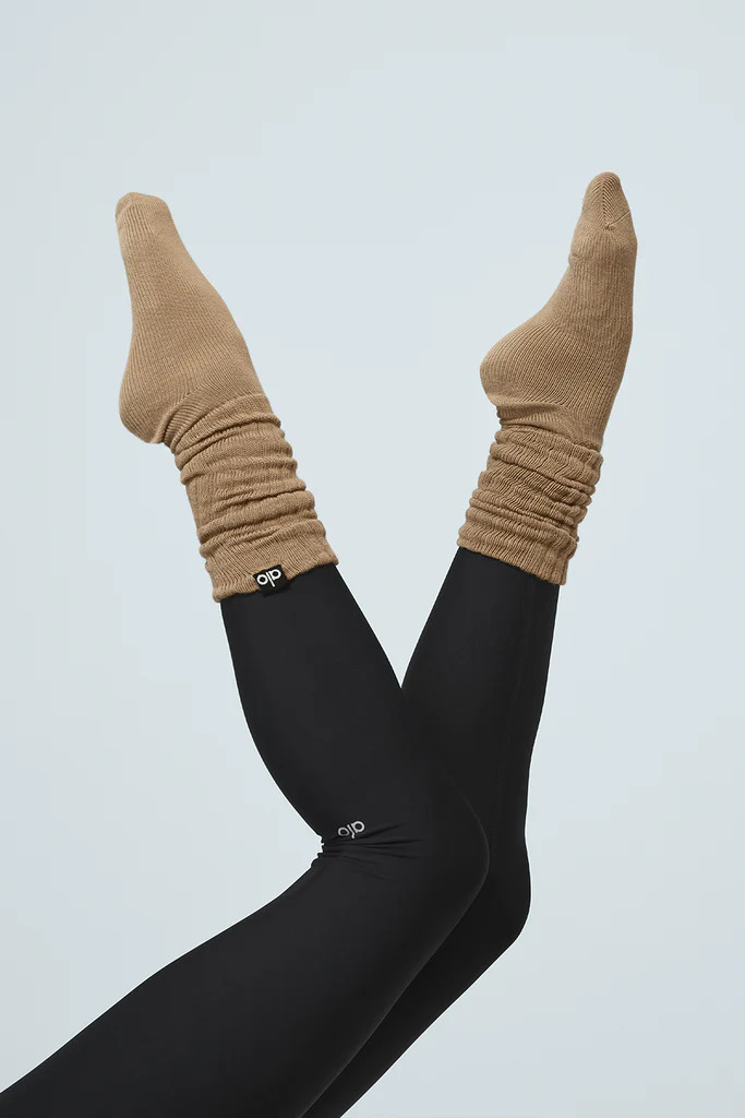 Women's Scrunch Sock - Gravel | Alo Yoga (US)