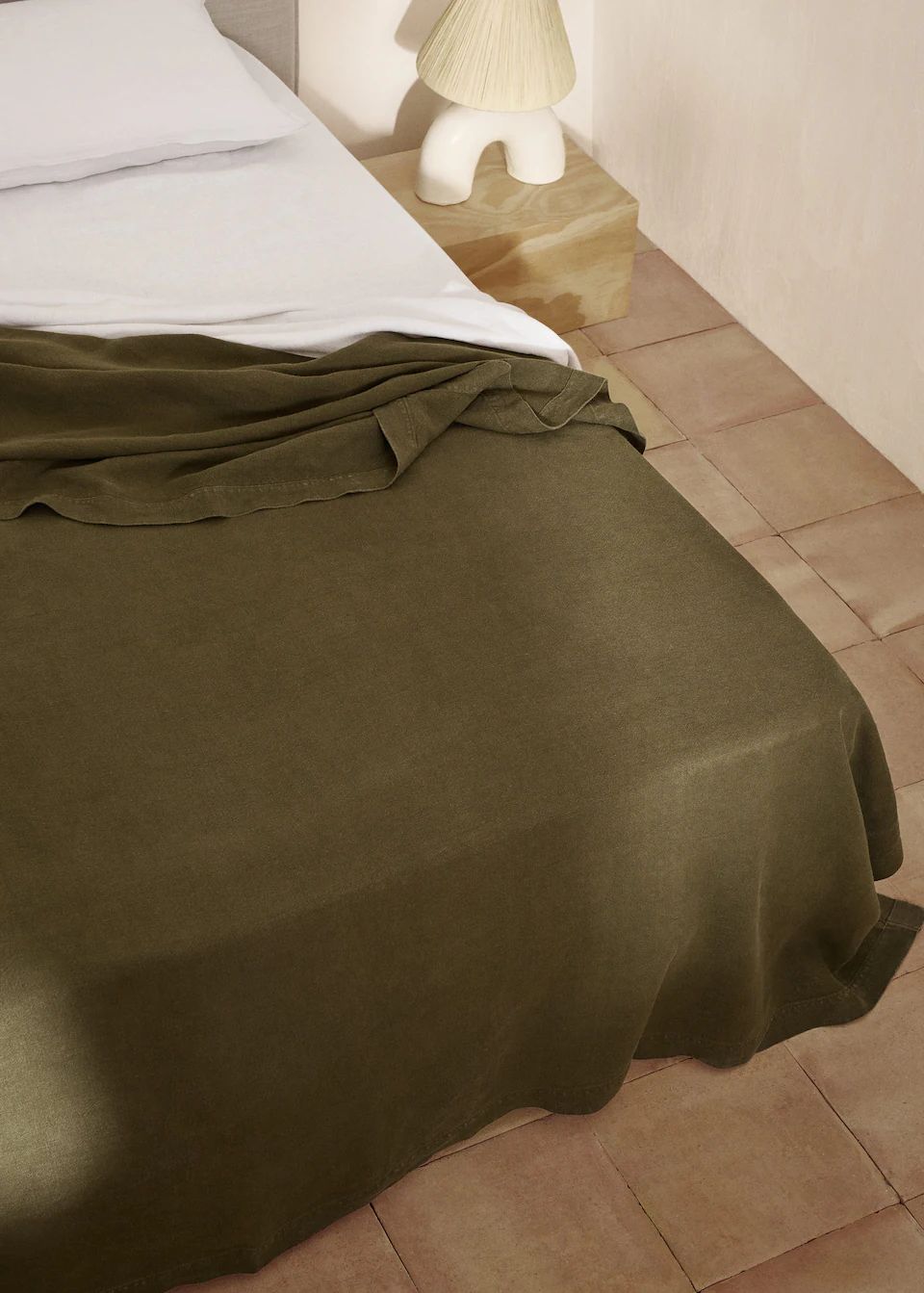 Washed 100% linen bedspread | MANGO (US)