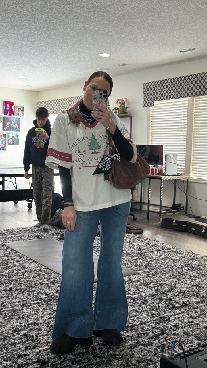 Winter ootd-
Anthropology jeans
Snoopy T-shirt is from Nordstrom
Suede Prada boots 
and suede Prada bag


#LTKgrwm #LTKSeasonal #LTKHoliday
