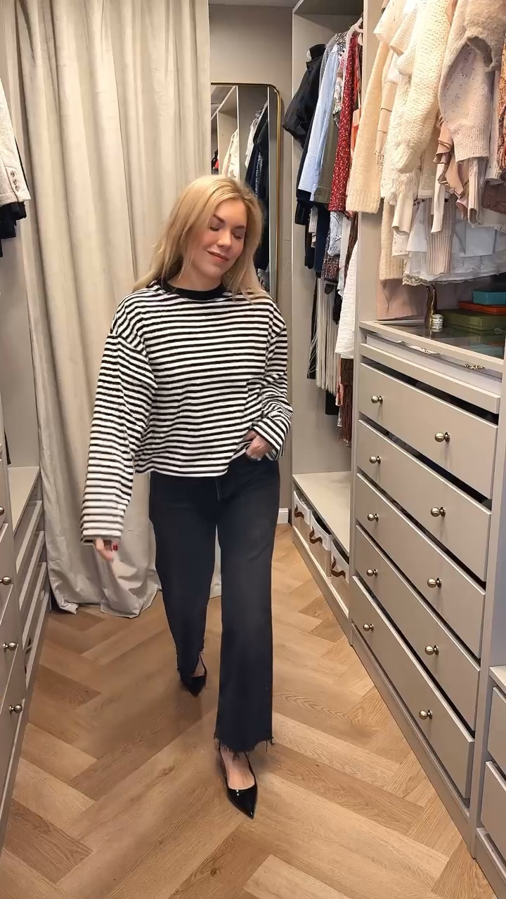 Stripe tee
Black jeans
Cropped wide leg black jeans 


#LTKootd #LTKdayinmylife #LTKSeasonal