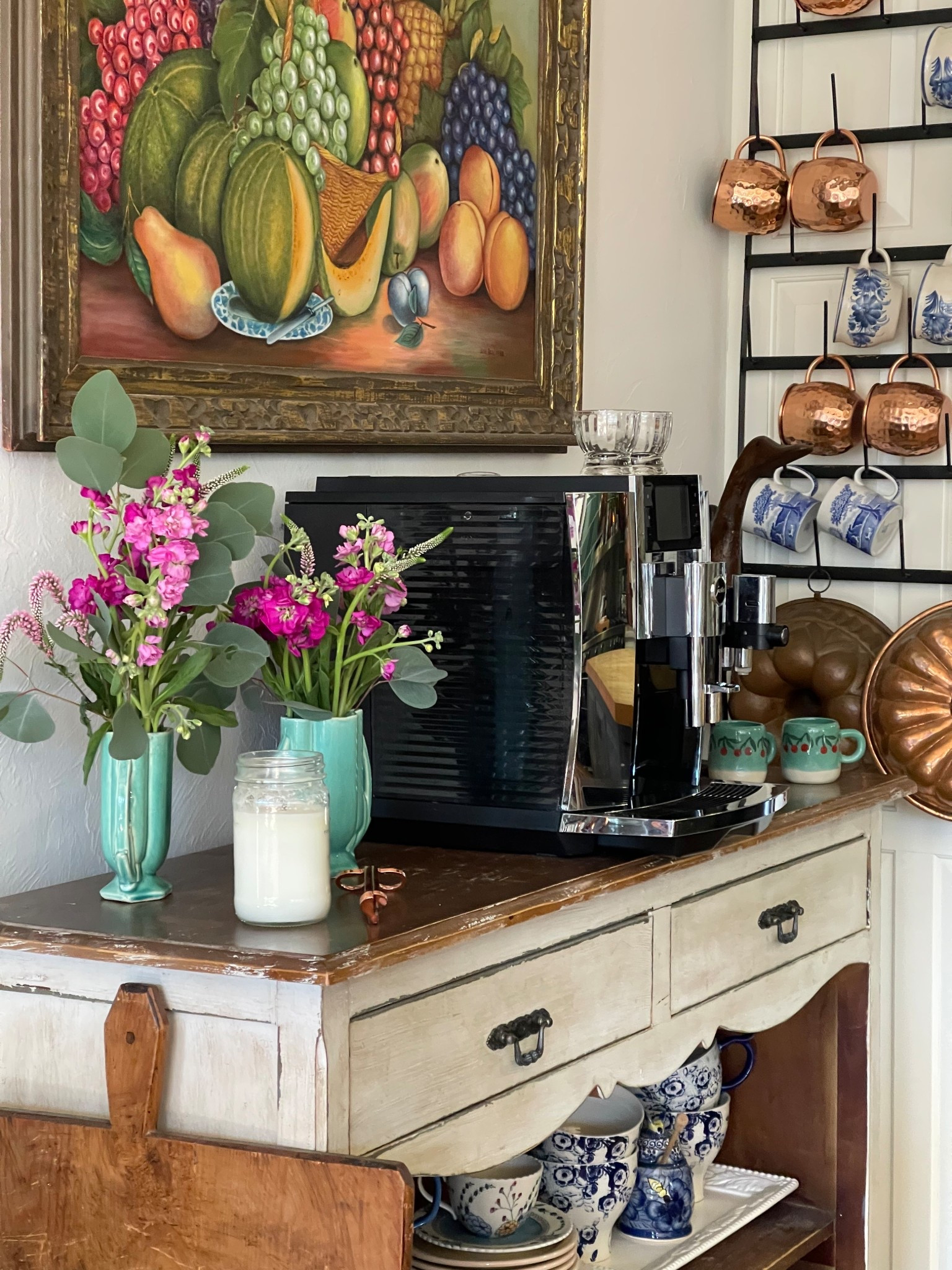 Vintage McCoy!!!

I love filling my vintage McCoy vases year round with colorful blooms. I’m partial to the turquoise pieces…they look amazing with pink and purple blooms.

Plus the beige pieces are perfect for any seasonal flower.

Note: be sure to examine details of each piece so that you know what size of vase your ordering 

#LTKselfcare #LTKHome #LTKSeasonal