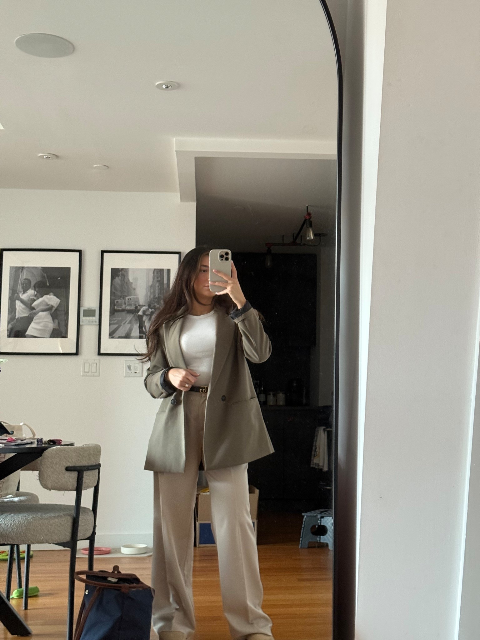 A neutral outfit I’ll be repeating all season — oversized blazer, wide-leg trousers, and my favorite fitted top.

#LTKStyle #WorkwearOutfit #BlazerAndTrousers #NeutralWardrobe #CapsuleCloset

#LTKdayinmylife #LTKgrwm #LTKWorkwear