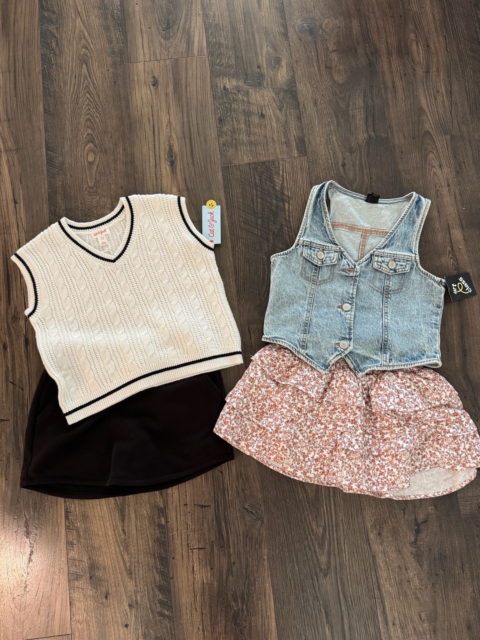 Target clothing for girls!

Denim vest OOS but linked alts!!

target, back to school, target back to school fashion, sweater vest, skort, vest, denim vest, floral skirt, black skort, tween fashion, tween girl fashion, Britt Horton 



#LTKStyleTip #LTKKids #LTKFindsUnder50
