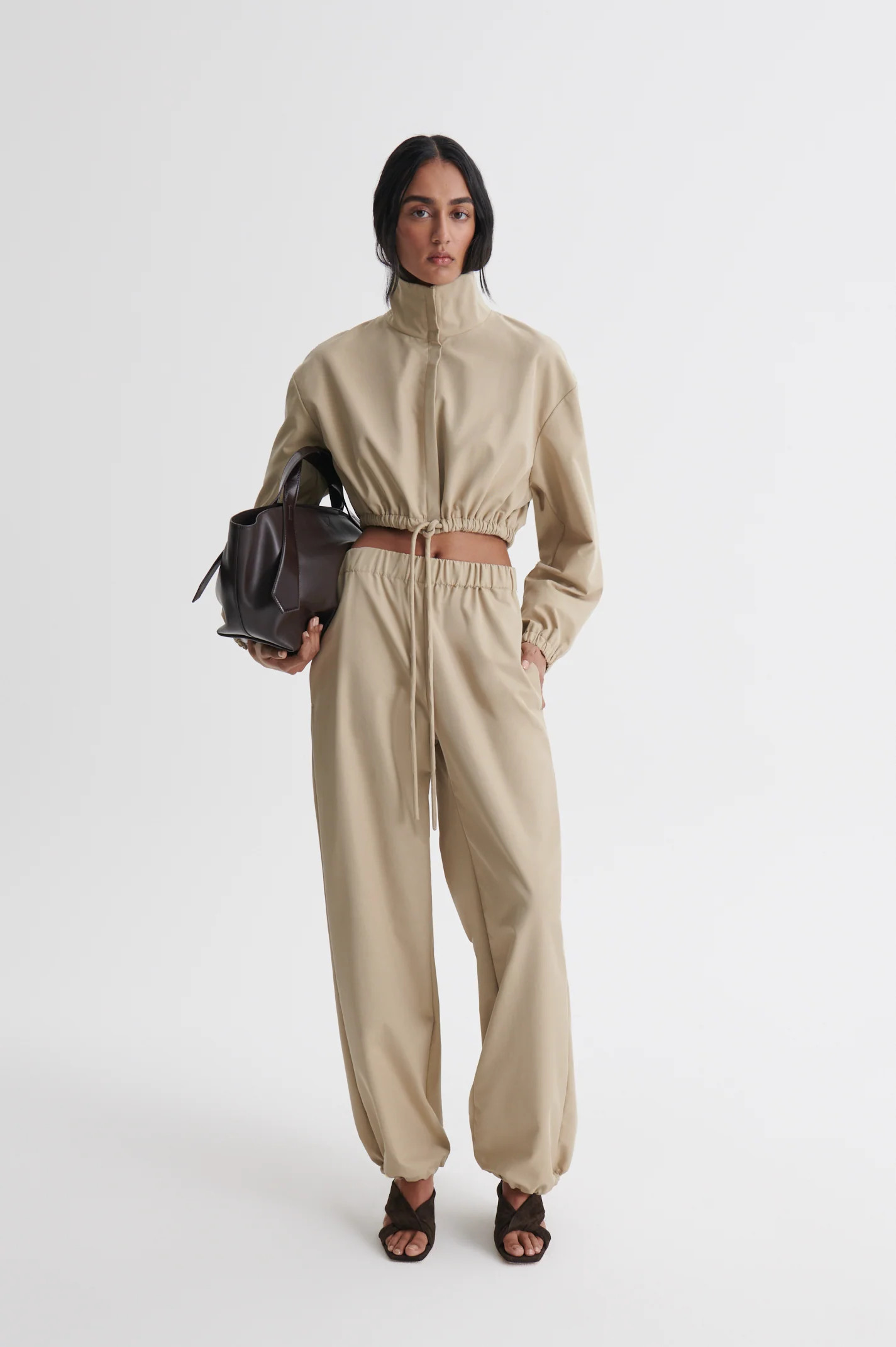 COTTON TWILL CROP FUNNEL JACKET - TRENCH - Scanlan Theodore | Scanlan Theodore