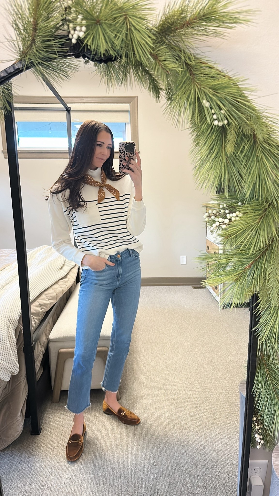 Striped sweatshirt
Paige jeans
Sam Edelman loafers


#LTKootd