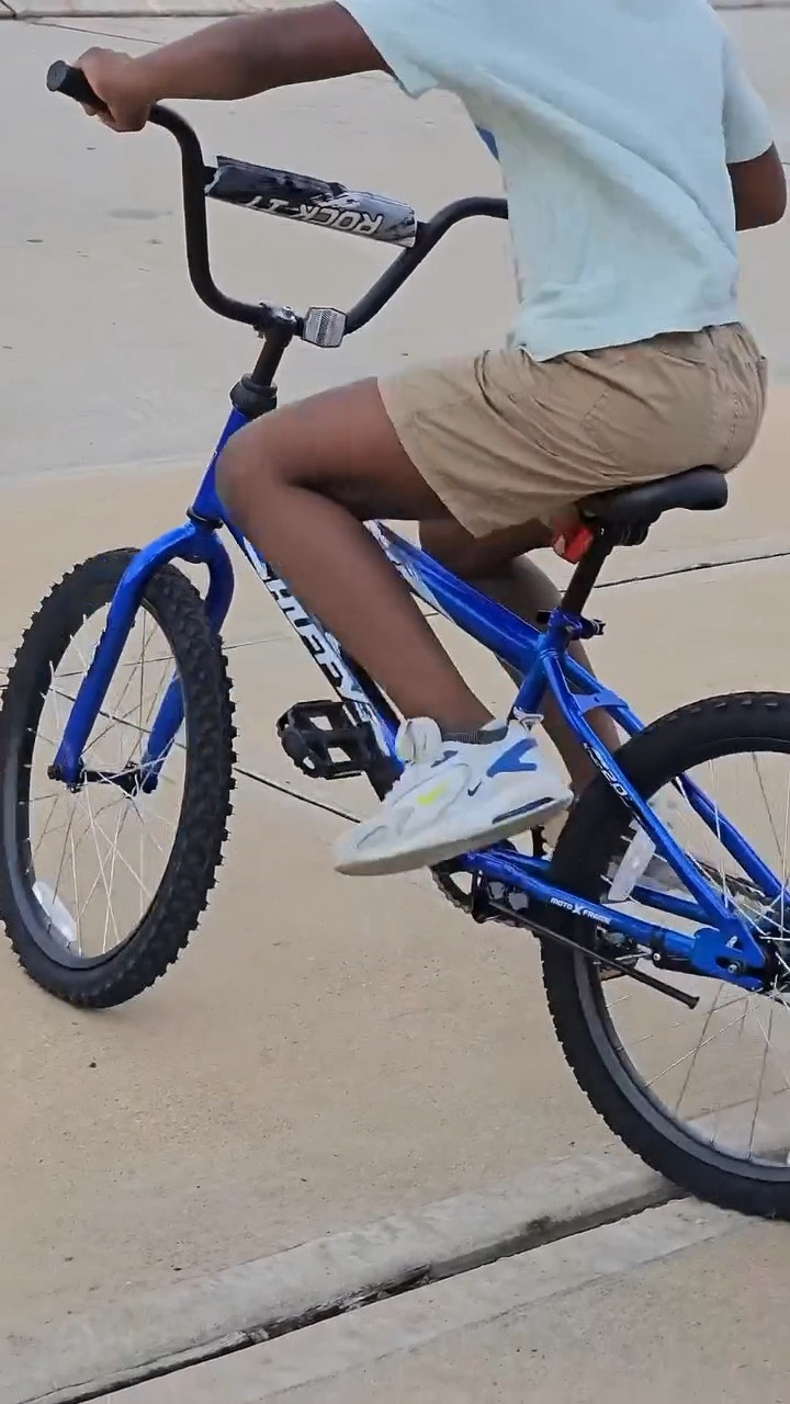 I bought this bike for my little boy for his birthday! It’s such a nice bike and it’s currently on sale online at Walmart! This would be a great price for a christmas gift 🎁 

#bike #bicycle #gift #giftguide #holiday #christmas #kids #birthday #walmart #walmartdeals #walmartsale #boy #walmartholiday


#LTKKids #LTKGiftGuide #LTKHoliday