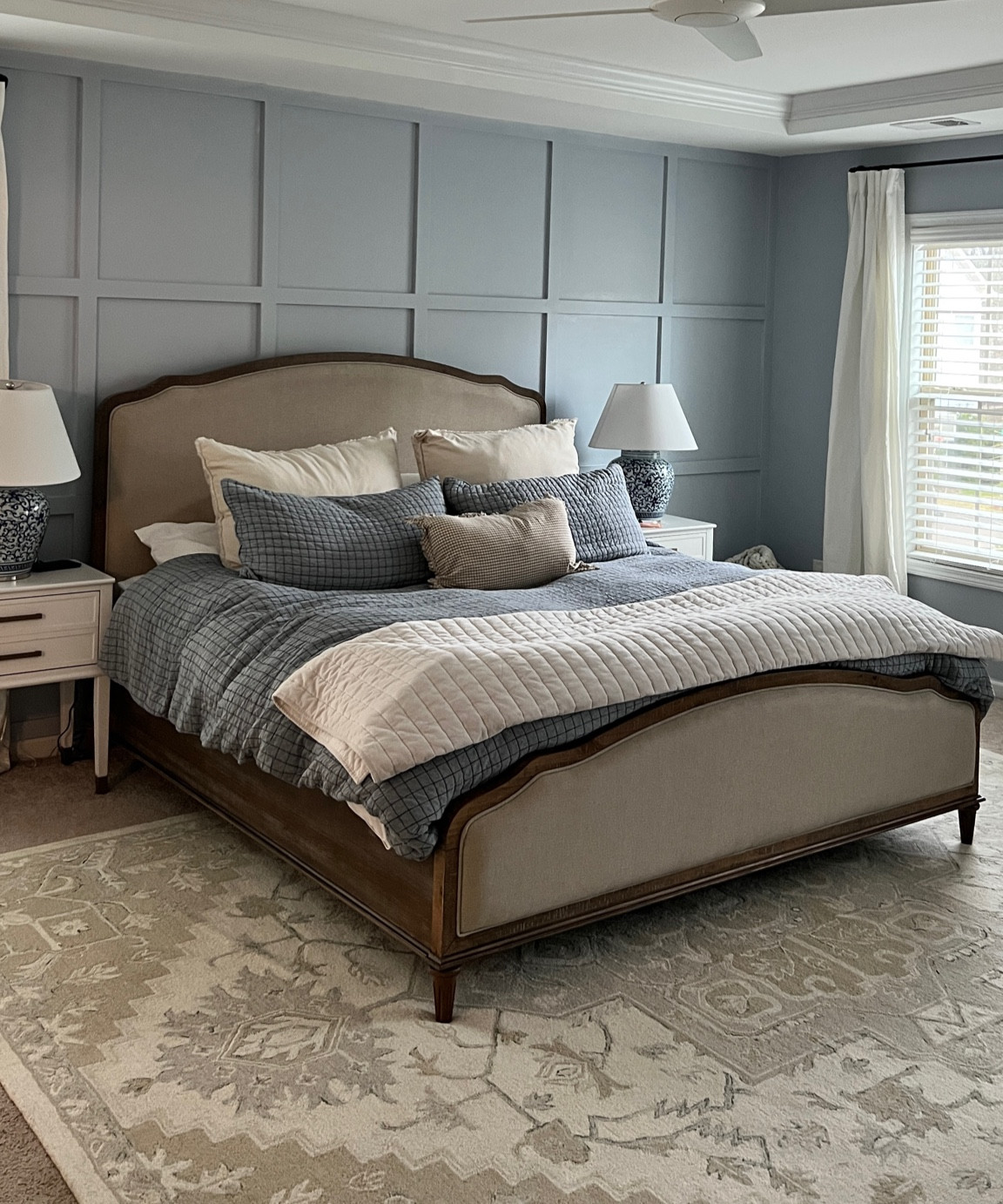 Bedding bedroom blue bedroom upholstered headboard bill and brash duvet quilt casaluna bedding throw pillow area rug 

#LTKFind #LTKhome