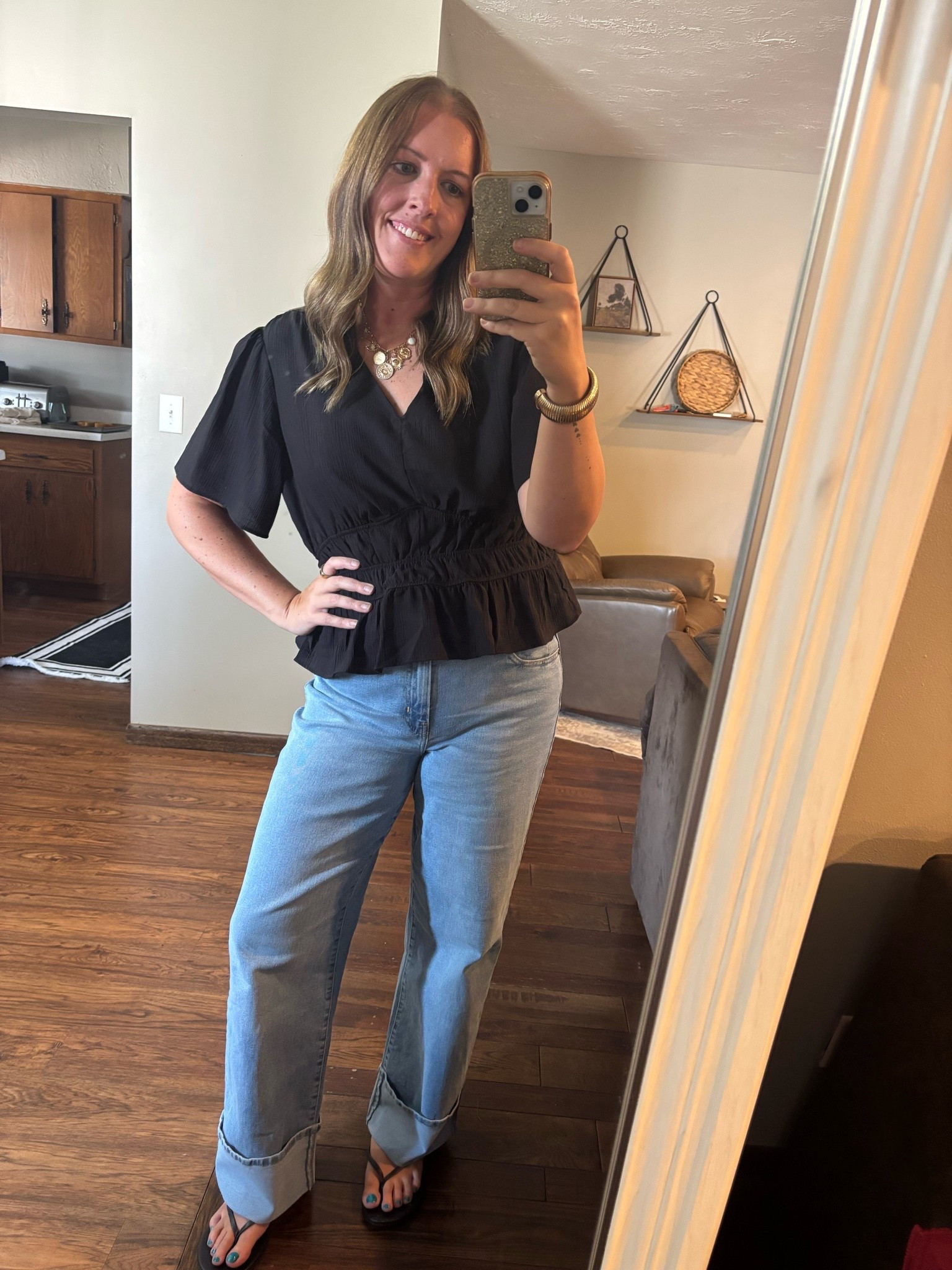 Simple, effortless, and a little bit chic 🤎 This black peplum top + relaxed denim combo is giving cute without trying too hard. ✨