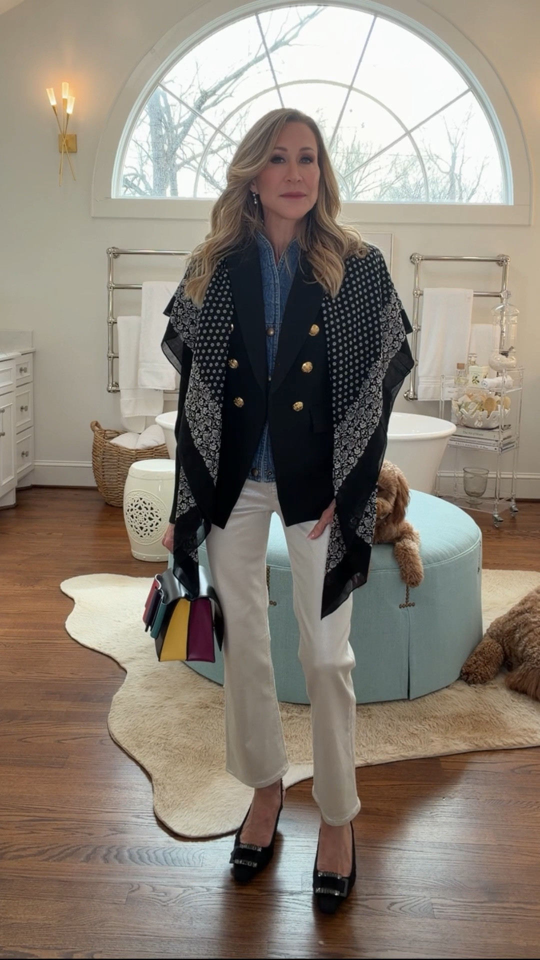 One of my favorite looks for spring… black dicky blazer with a denim dicky, off white jeans, black slingback kitten heel sandals, black bandanna and a top handle bag!


#LTKootd #LTKSeasonal #LTKOver40