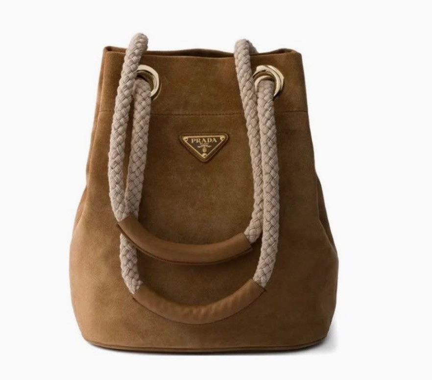 Ok she’s cute!!!
Prada bag
Ootd
Suede bag

#LTKgrwm #LTKootd