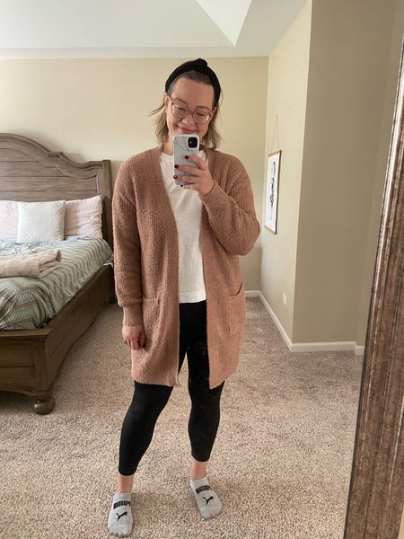 $19 Barefoot Dreams inspired cardigan from Walmart! 

#LTKfindsunder50 #LTKSeasonal #LTKmidsize