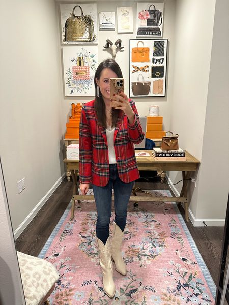 Red dress boutique is having a site wide 30% off sale! Love this tartan plaid blazer for the holidays! Wearing a xs



#LTKHoliday #LTKCyberweek #LTKSeasonal