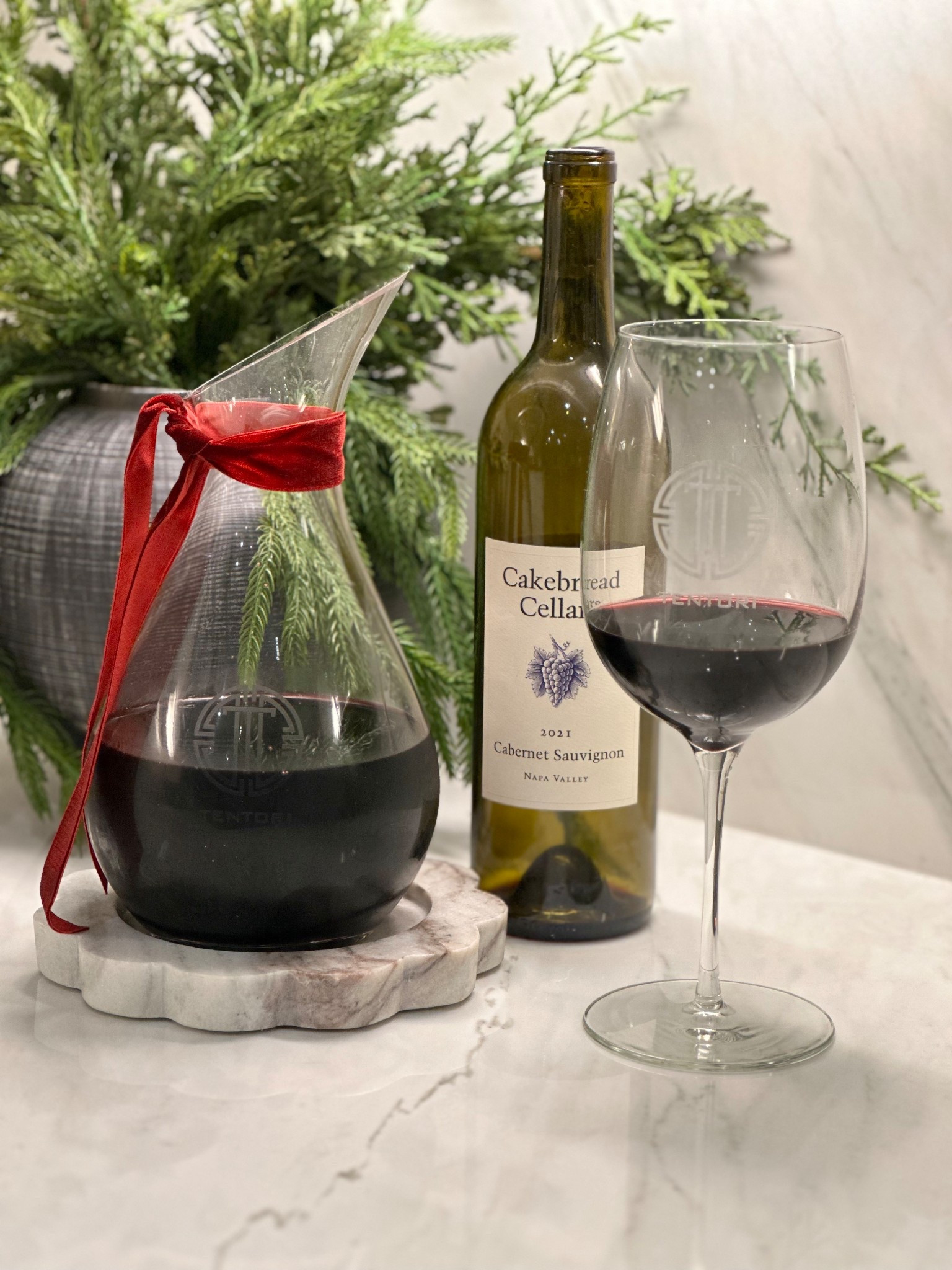 Wine Wednesday 🍷

Gift ideas
Wine decanter 

#LTKHoliday #LTKGiftGuide #LTKHome