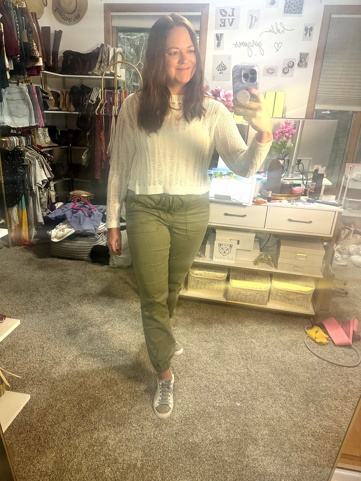 In office outfit of the day.
These joggers are super soft!! Buying another color with the AE sale!

#LTKootd