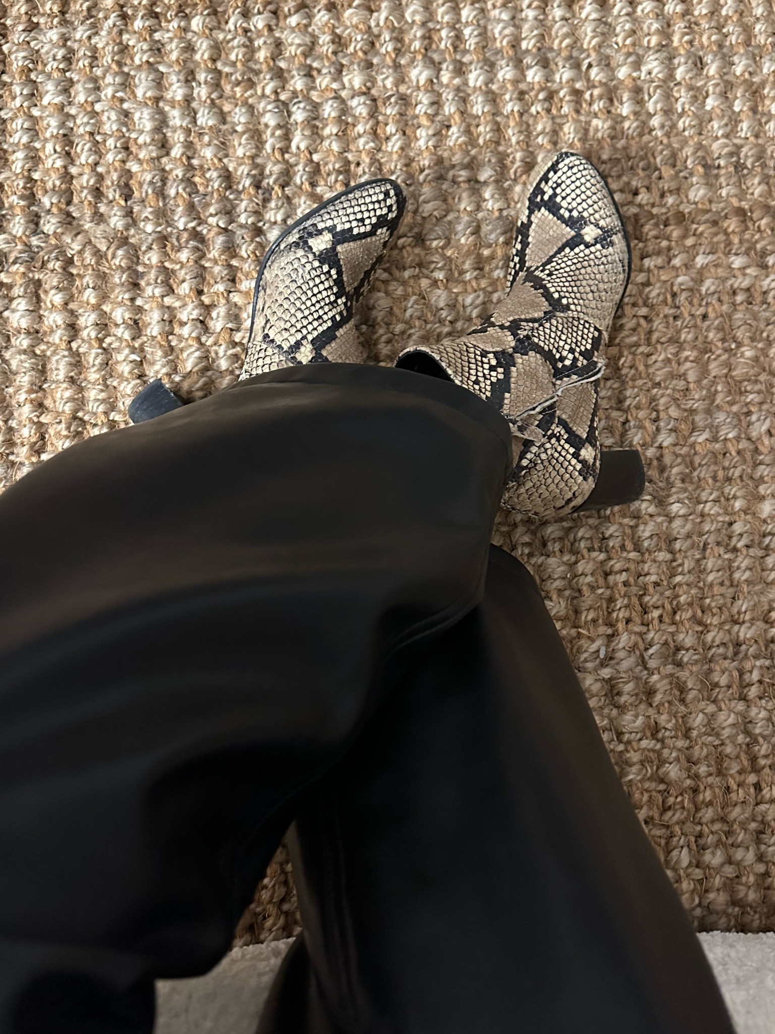 Wear animal on your feet 🐍 

#LTKshoecrush #LTKfindsunder100 #LTKstyletip