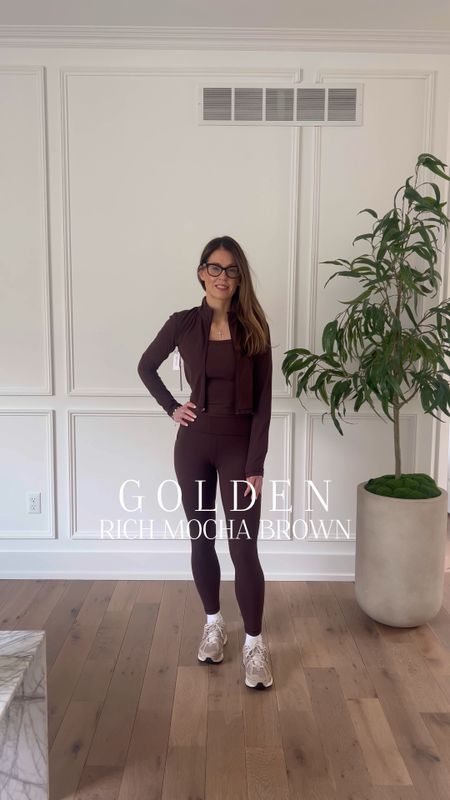 New Athleisure Color Alert

The Buttery soft fabric feels so good. This Rich Mocha Brown is just the set I’ve been wanting. 

Athleisure. Neutral style. Sneakers. Aritzia. TNA. Golden. Leggings. Define jacket. Pilates. Fitness  

#LTKstyletip #LTKfitness #LTKVideo