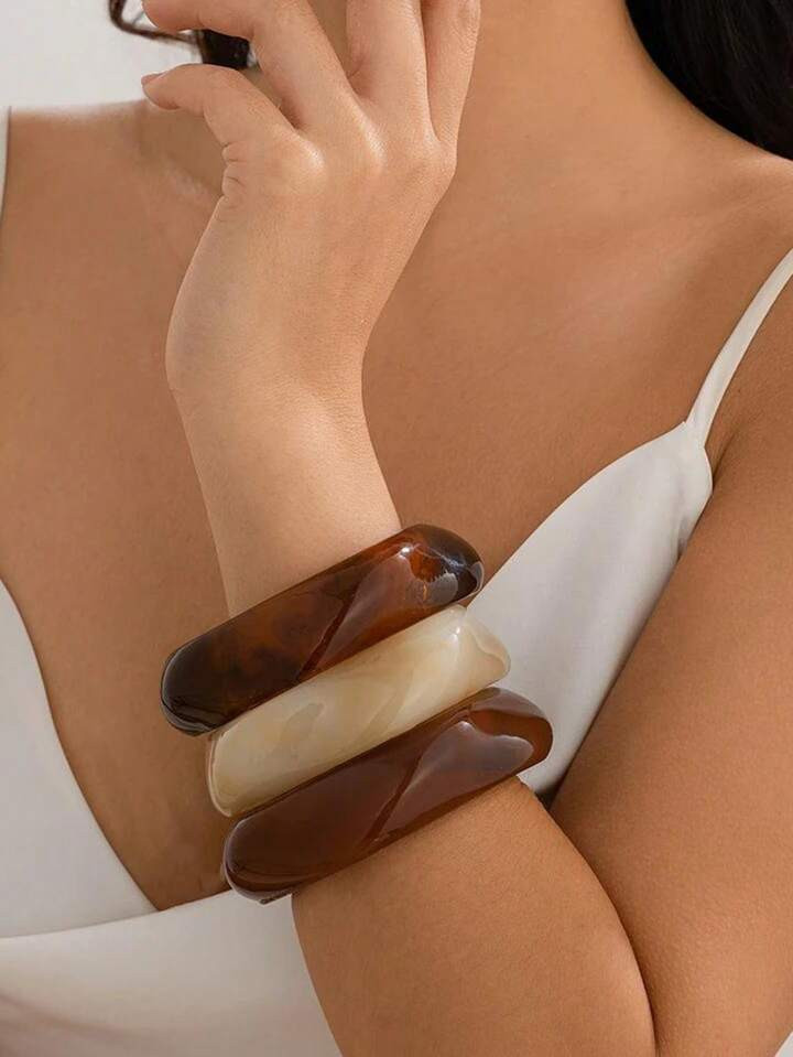 3 Piezas Brazalete De Acrílico Asimétrico Exagerado Y Translúcido Para Mujeres | SHEIN