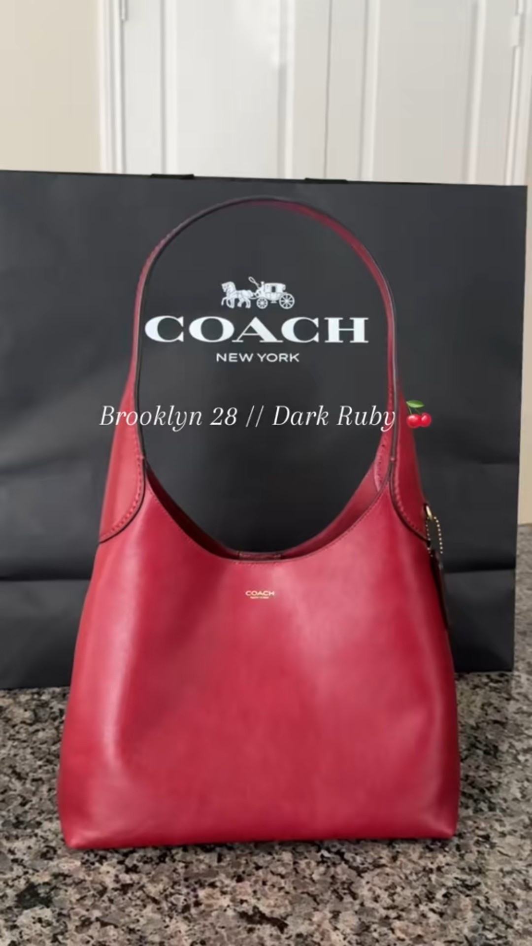 The perfect bag to spruce up any outfit! Fits perfectly on your shoulders without falling off too. I am obsessed ❤️ 

#LTKFallSale #LTKStyleTip #LTKItBag