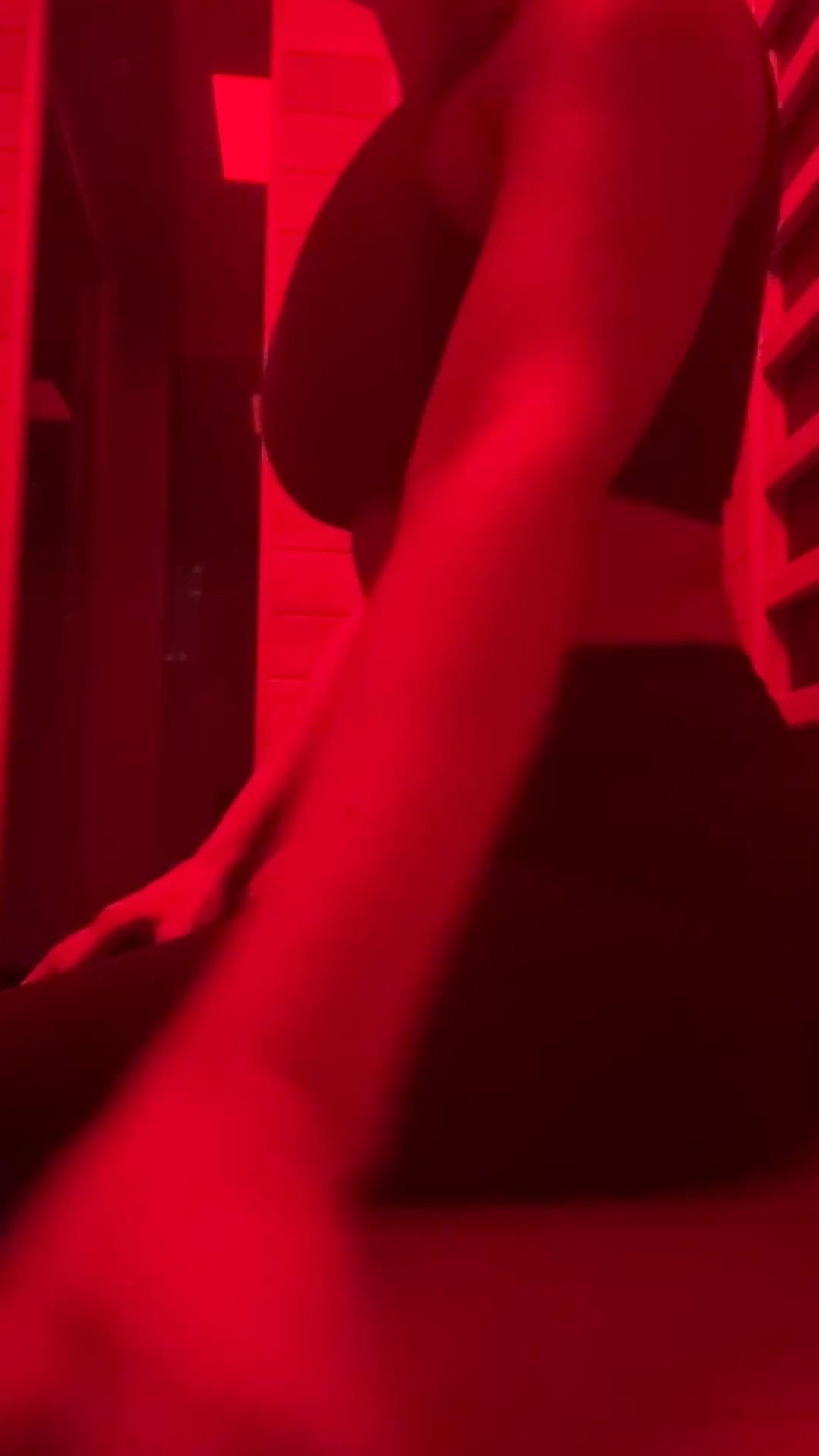 	•	Deep sweat = detox vibes
	•	Boosts circulation + glow
	•	Helps sore muscles & joints
	•	Can support heart health
	•	Stress relief + mental reset
	•	Better sleep
	•	May help skin clarity
	•	Feels like a mini spa for your nervous system

Short, sweet, and sweaty 😅

#LTKBeauty #LTKHome #LTKfitnessgoals