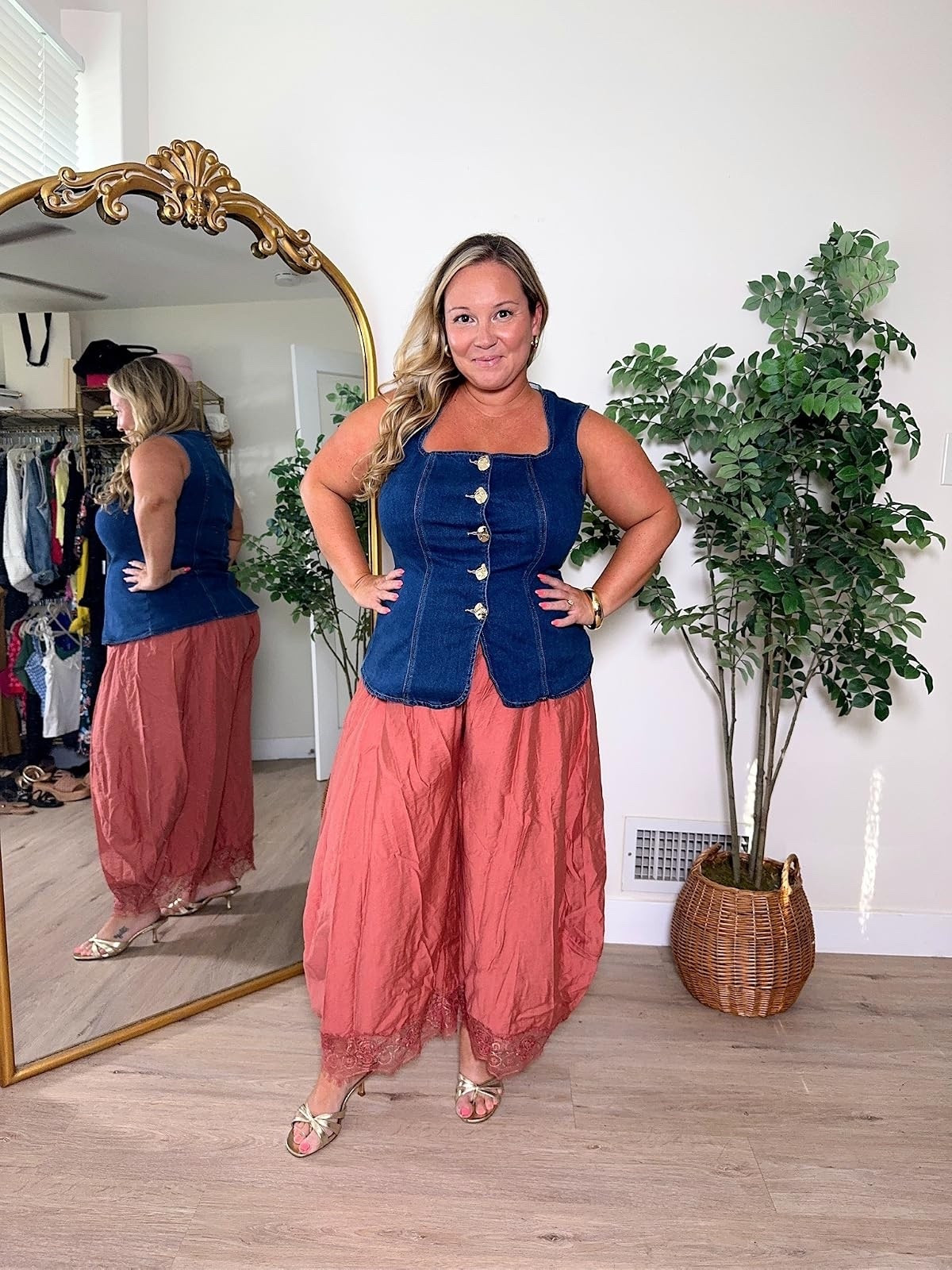 This top from Amazon is on sale right now!! I am wearing a LARGE in both! Pants are from Anthropologie, but I linked an Amazon version!

Sale alert, summer to fall fashion, finds under 100, finds under 50, Shelli Enright

#LTKSeasonal #LTKootd #LTKMidsize