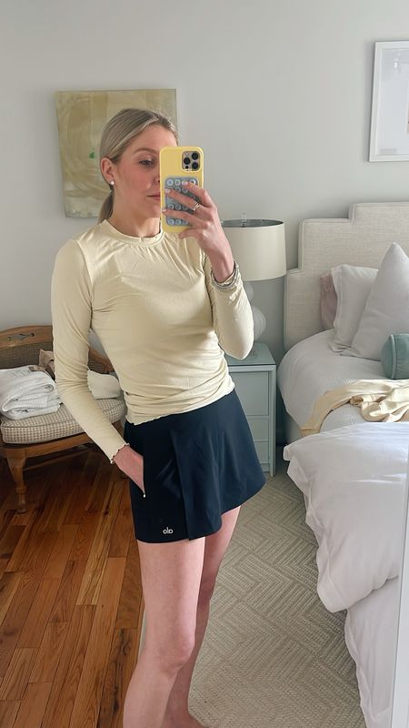 Loving this Alo skort! Wearing a M for a slightly looser fit which I prefer! 