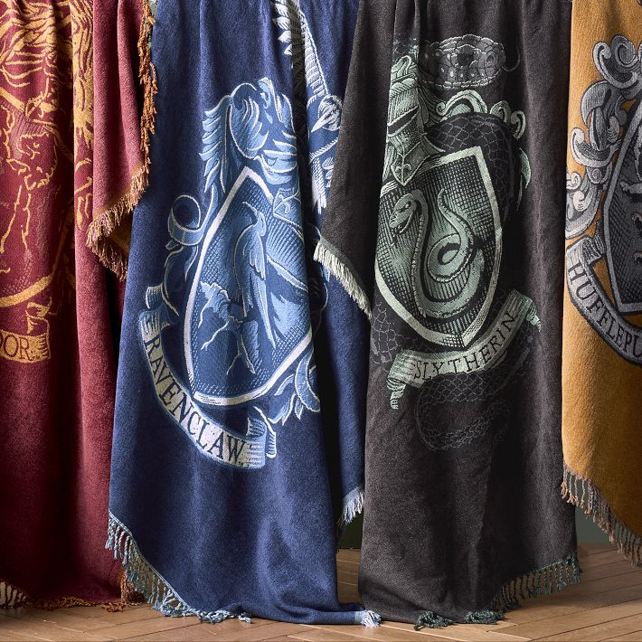 Harry Potter™ Chenille Crest Throw | Pottery Barn Teen