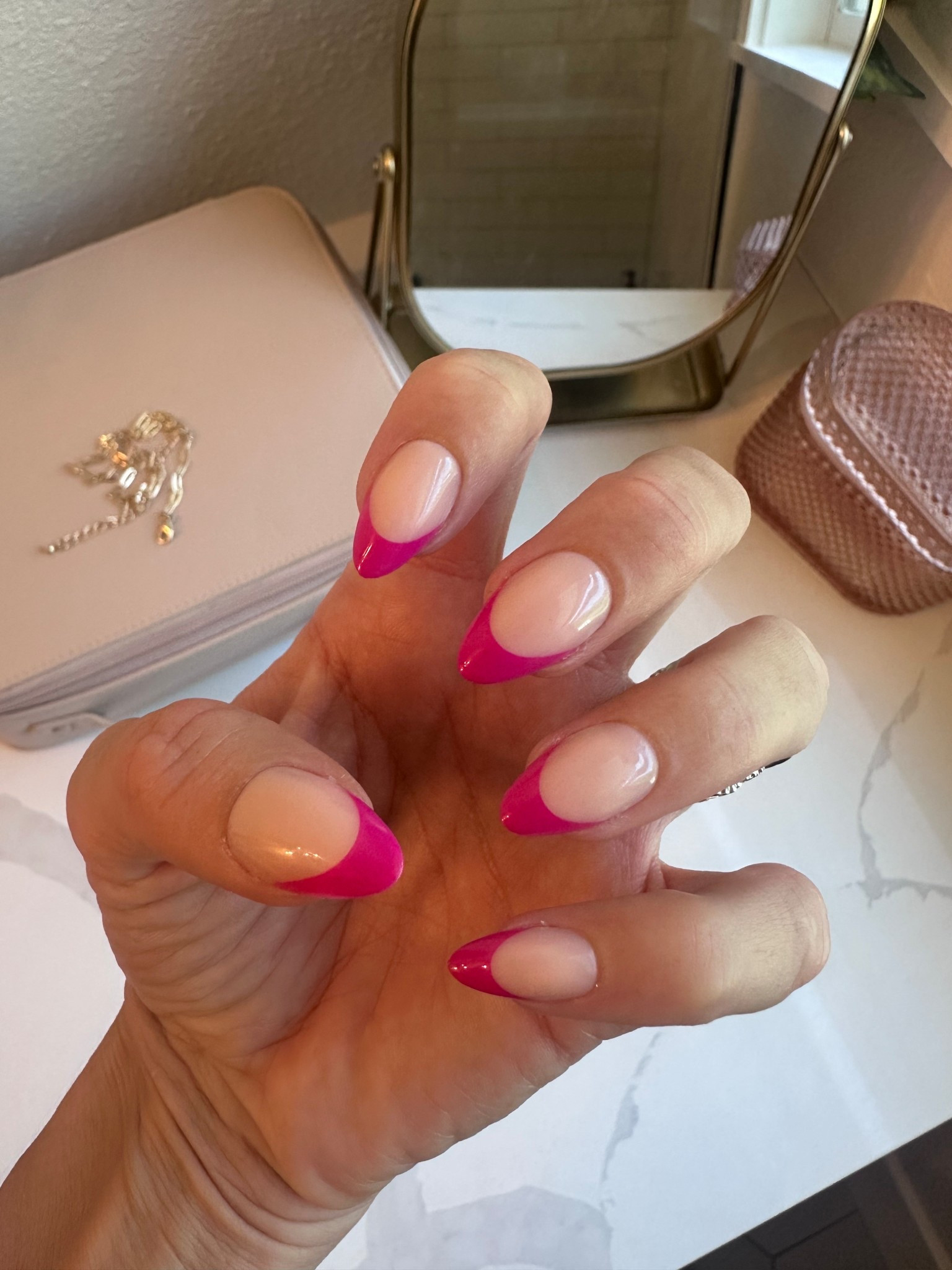 My fave press on nails for vacay 🌴 easy to use and linked to Amazon! 

#LTKBeauty #LTKTravel #LTKStyleTip