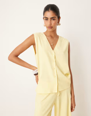 ASOS DESIGN textured knit oversized waistcoat in buttermilk | ASOS | ASOS (Global)