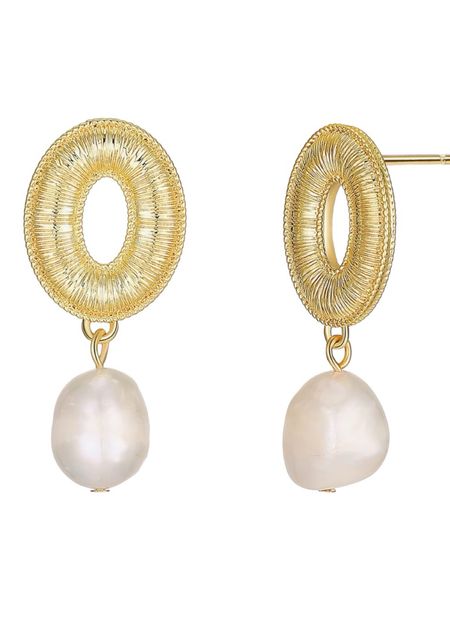 Gold & pearl statement earrings 

#LTKOver40 #LTKFindsUnder100 #LTKFindsUnder50