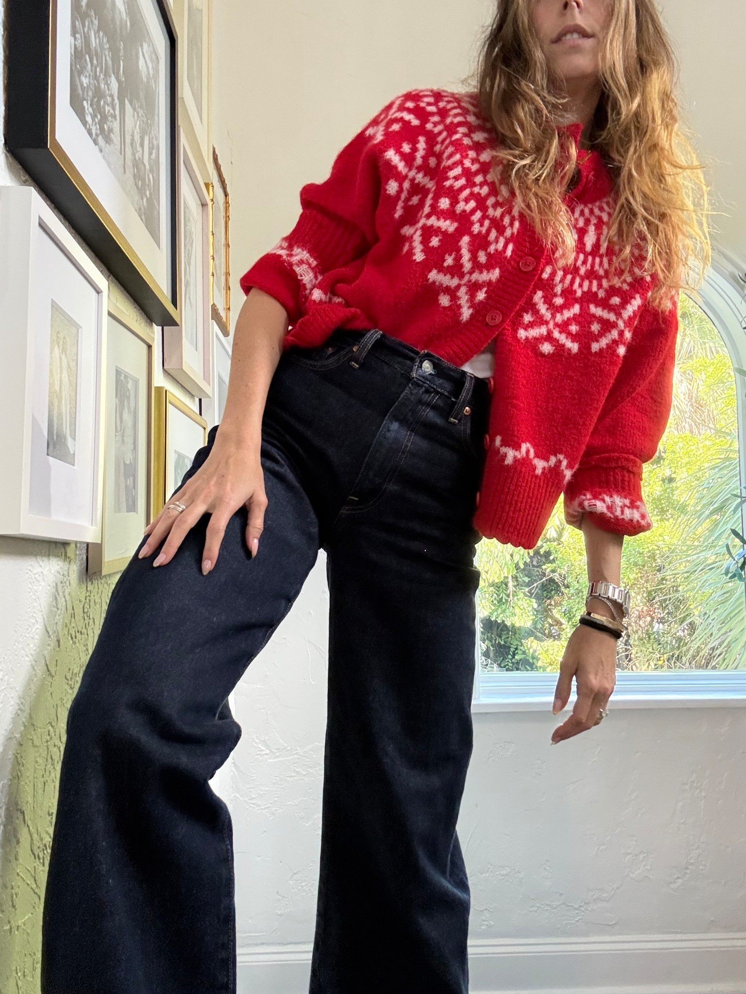 I live for an outfit that feels effortless but still pulled together—especially during long days at the Christmas store 🎄
These high-waisted wide-leg jeans are hands down my favorite: flattering, comfy, and they give you that “legs for days” look without trying too hard. Paired with this soft, cozy sweater, it’s the perfect balance of relaxed + polished.

Ideal for:
✔️ Running around the shop
✔️ Mom life
✔️ Coffee dates
✔️ Holiday errands that turn into all-day adventures

Pro tip: tuck the sweater slightly in the front to highlight the waist and keep the silhouette clean.

Shop the full look on LTK 🤍
#LTKStyle #LTKFinds #OOTD #CozyChic #WideLegJeans #HighWaisted #ChristmasStore #MomStyle #HolidayOutfit

#LTKdayinmylife #LTKgrwm #LTKmomlife