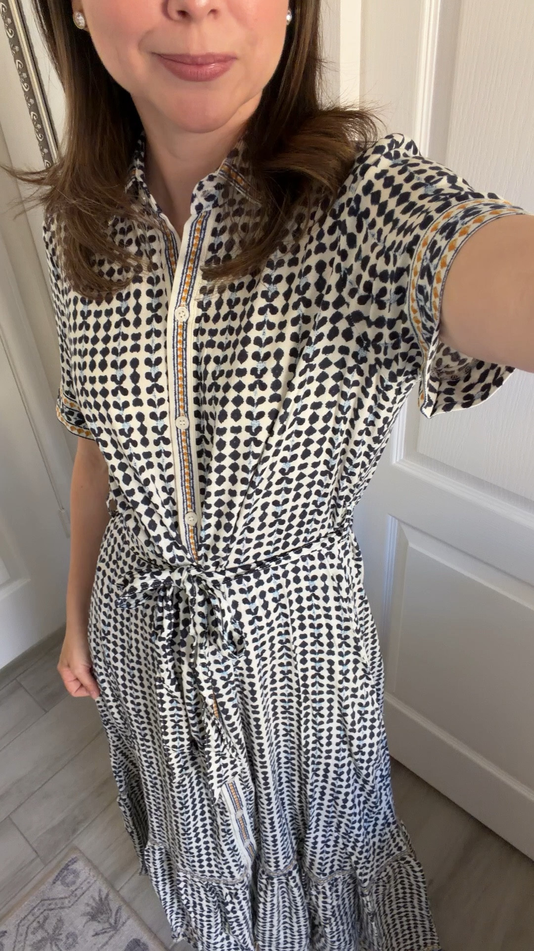 An easy one-and-done dress that actually works for a 5’2” frame.
This petite-friendly maxi has a defined waist and lighter fabric, so it doesn’t feel overwhelming or too long. I love pieces like this that look put together with almost no effort.

Perfect for everyday plans, casual dinners, or travel days when you want something comfortable but still polished.

Dress xs 

#LTKootd #LTKPetite