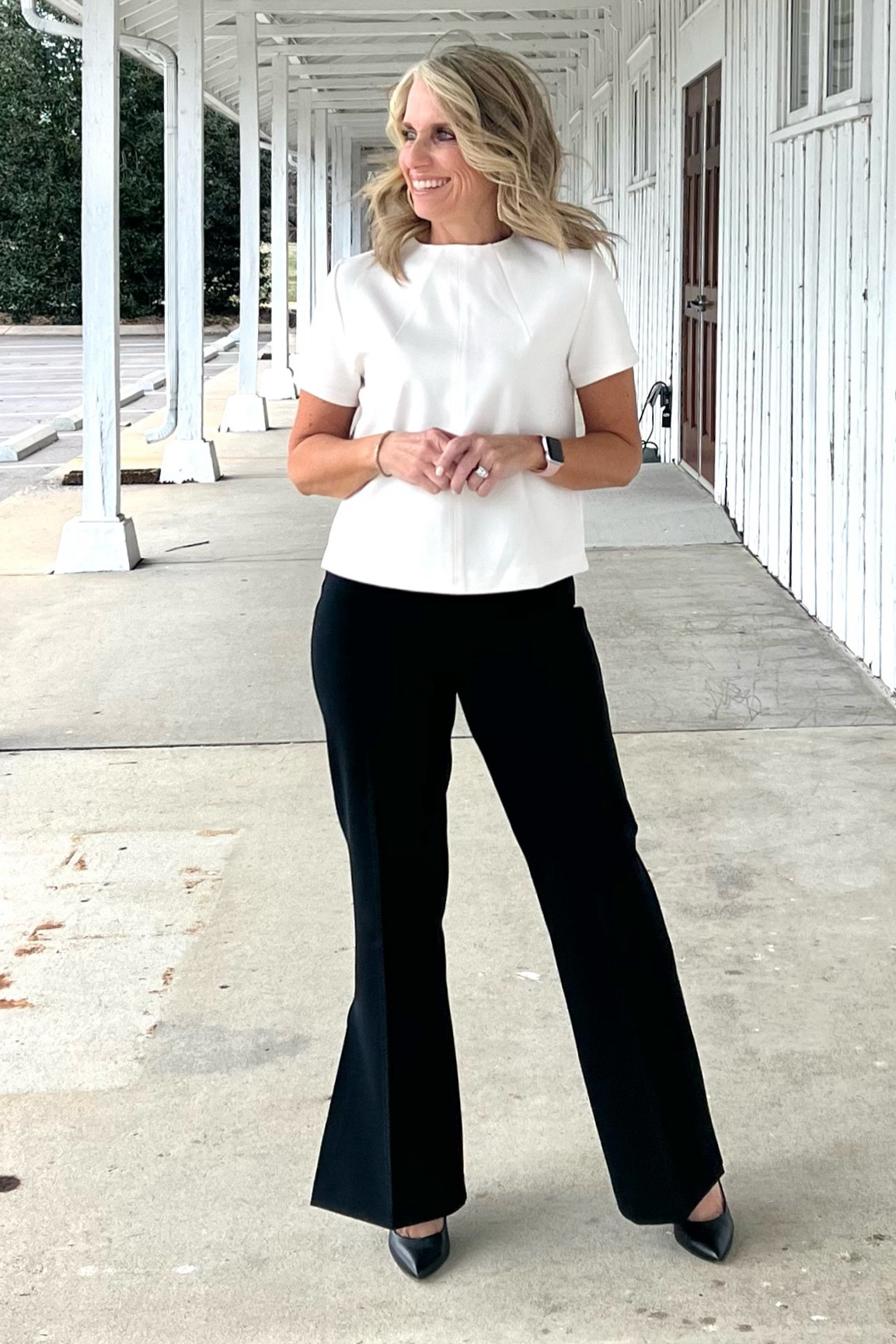 Spanx Perfect split hem pants 
Wearing regular medium 
On sale 
Were $148
Now $44.40
Also linking other sale items 

#LTKFindsUnder50 #LTKWorkwear #LTKSaleAlert