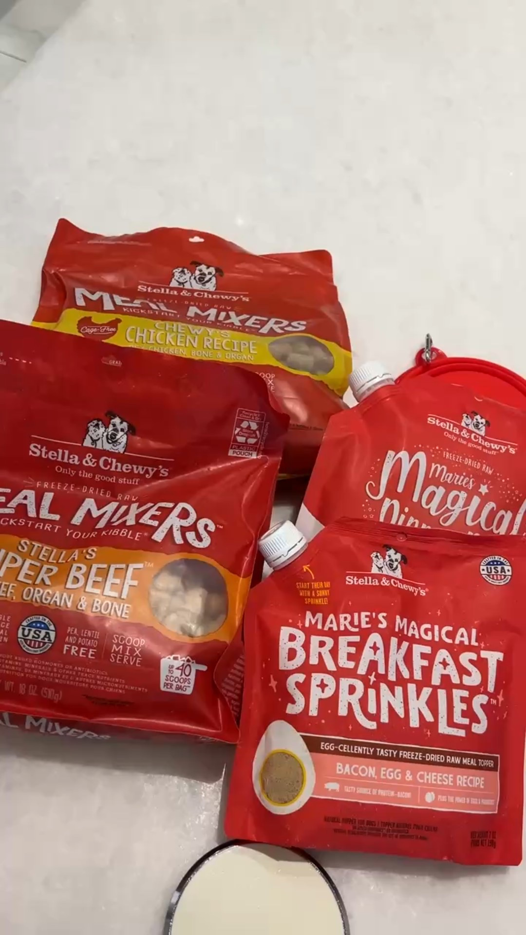 #AD — does anybody else’s dogs check their grocery bags as if they are TSA agents?! The girls make sure to do an extra check when I bring home @stellandchewys from @target! Don’t forget about your pups this holiday season and get them some Stella and Chewys!!! #StellaAndChewys #StellaAtTarget #TargetPartner 