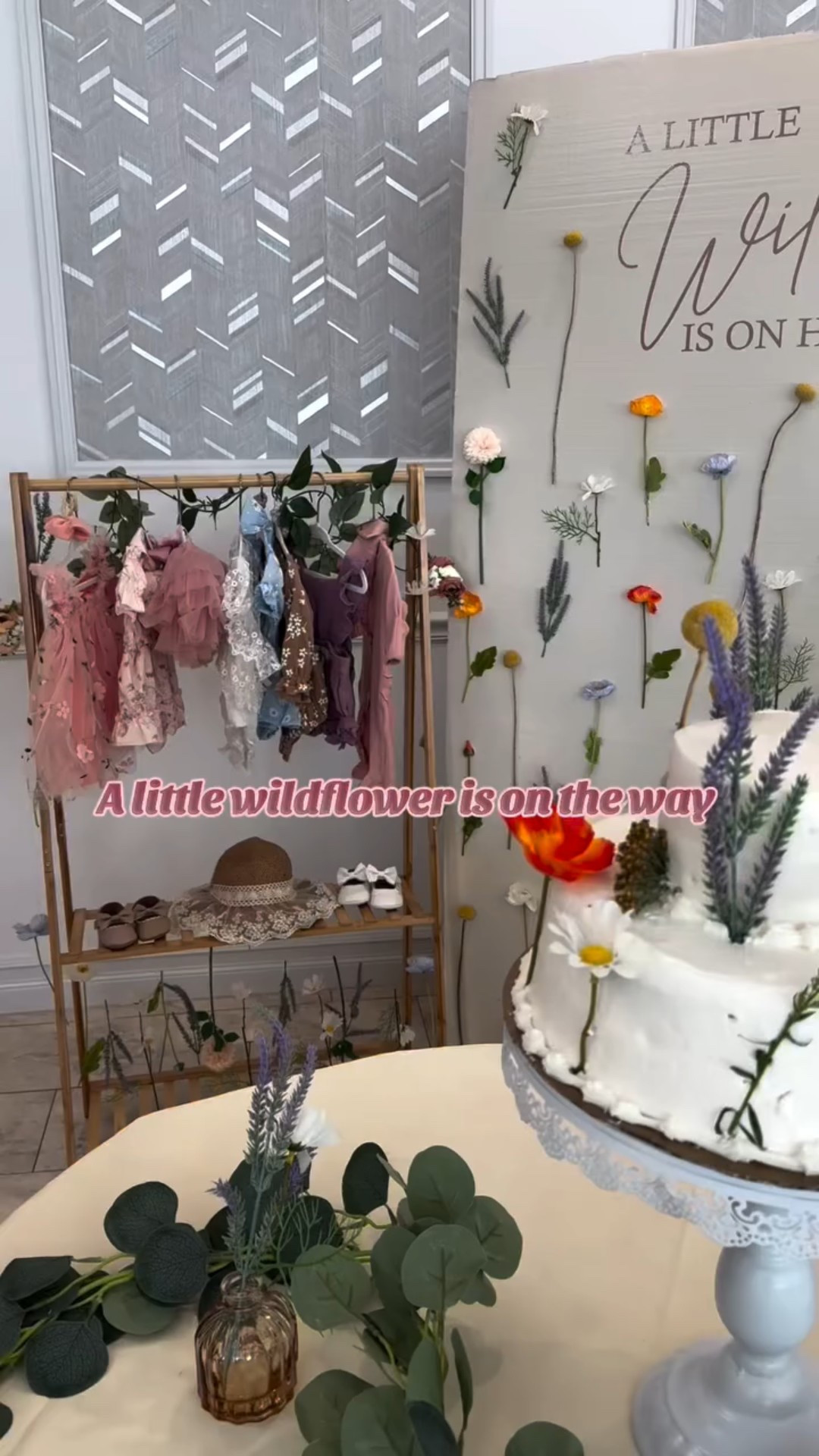 A little wildflower is on her way🌻🌸🌼

I didn't film a single DIY step because I was too busy actually doing it. Hot glue everywhere, a million second guesses, and somehow it all came together. This shower was made with love, chaos, and a vision I refused to let go of.

Throwback!

#babyshowerdecor #babyshowerideas #sprinkle #diybabyshower wildflowershower