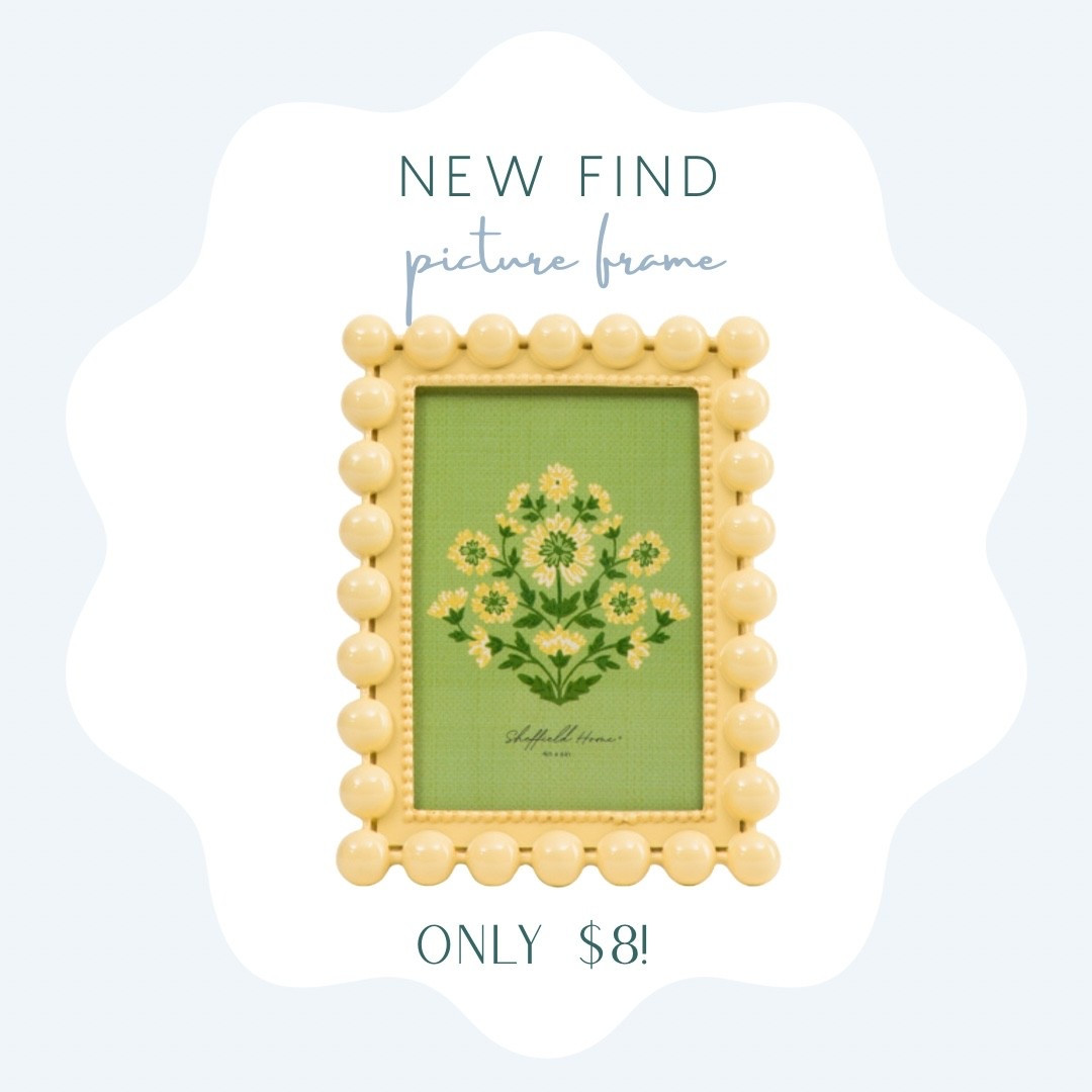 Pop of color picture frame only $8! 

Picture frame, table top decor