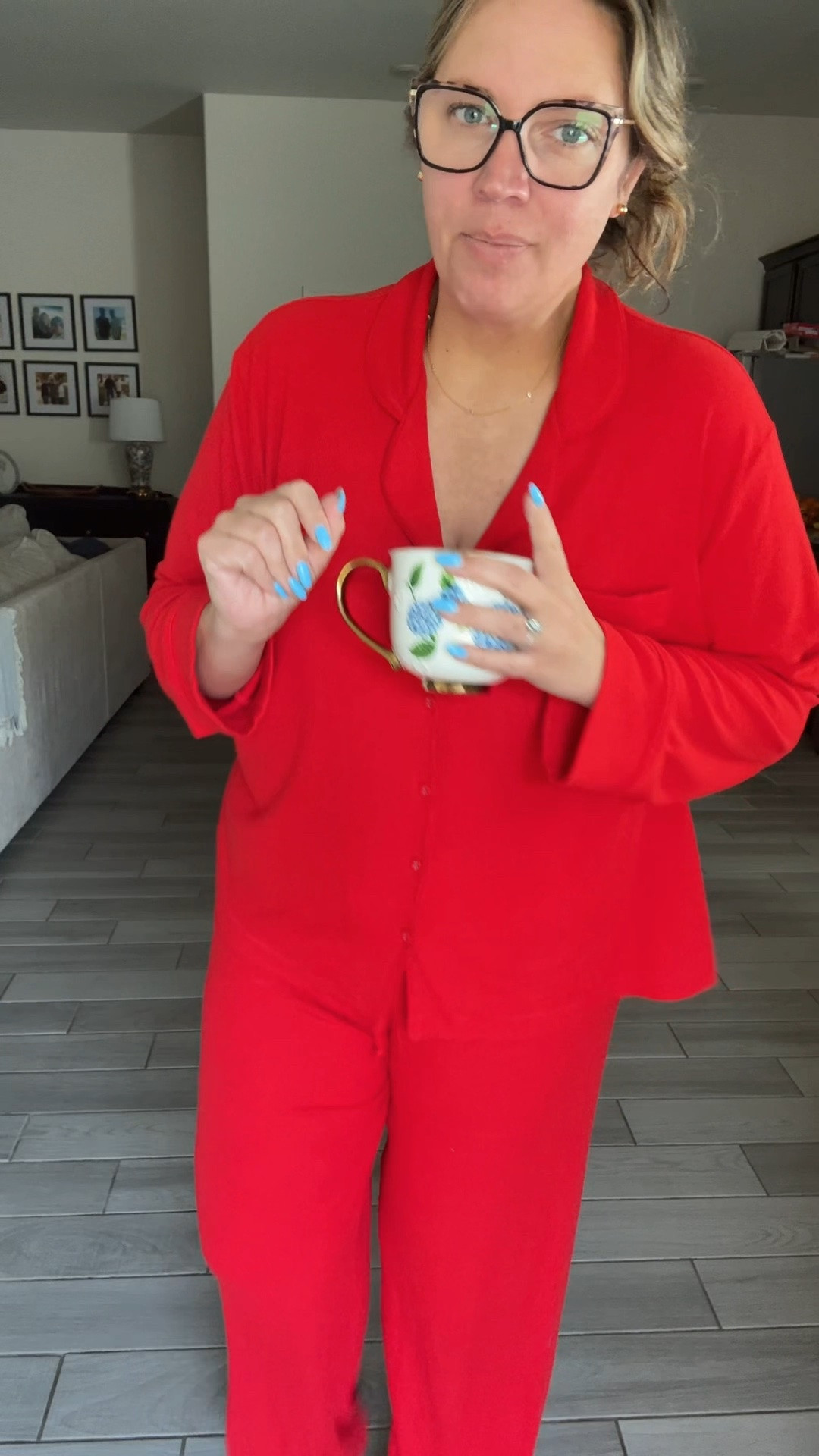 The most comfortable luxurious pajamas I’ve owned! #womenspajamas #luxurypajamas #loungeset #loungewear #skims