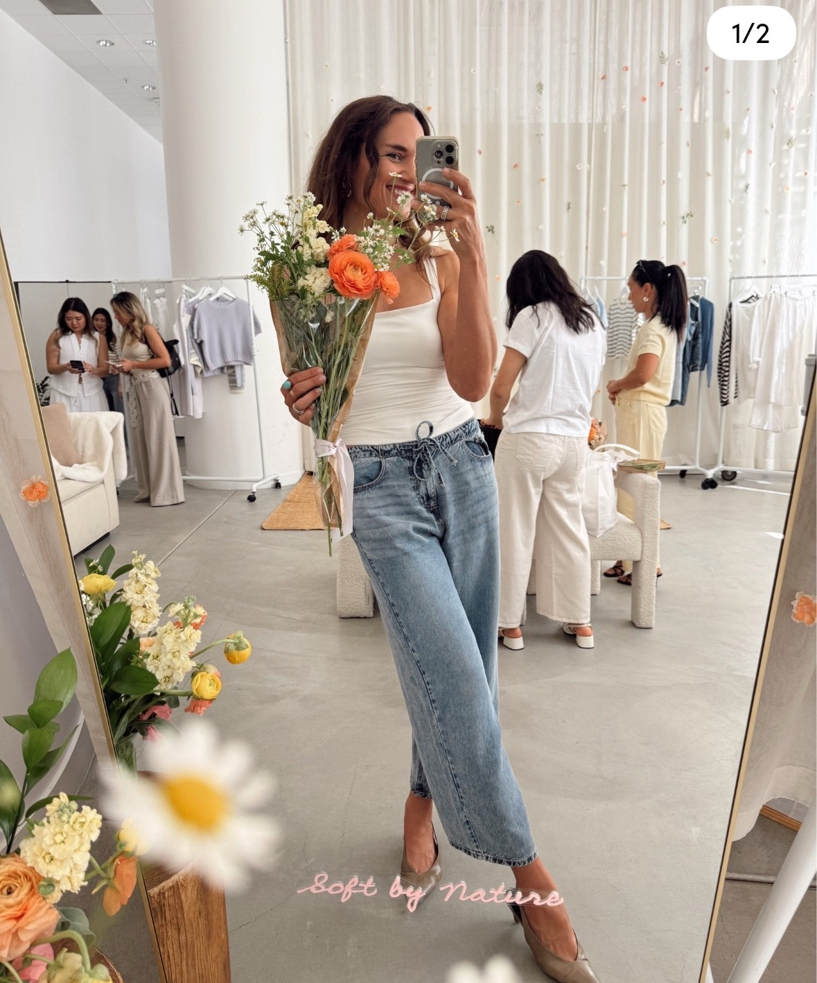 Splendid jeans size small 
Love how soft they are!