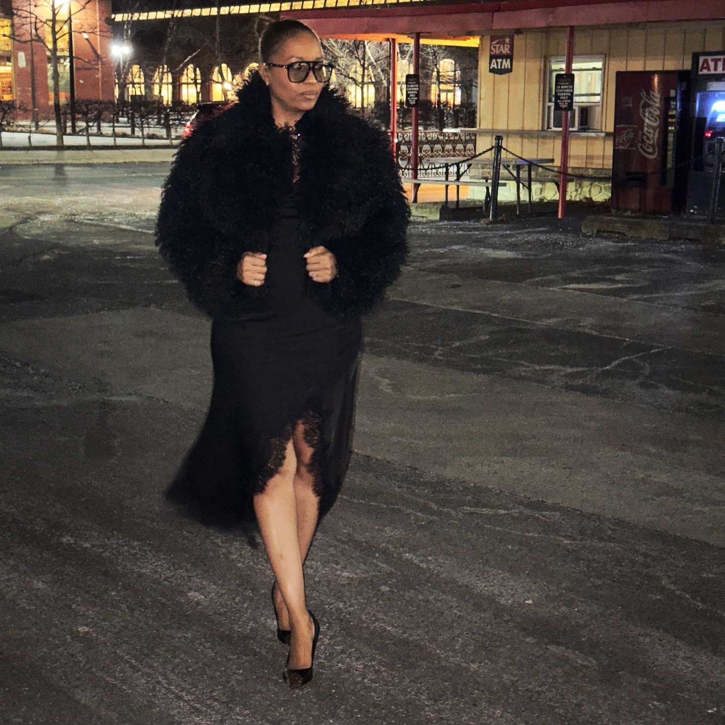 HAPPY SUNDAY ✨

~ It was a Black on Black type of night 🖤♠️

#styleinspo #streetstyle #highlowfashion #stylegoals #fashioninspo