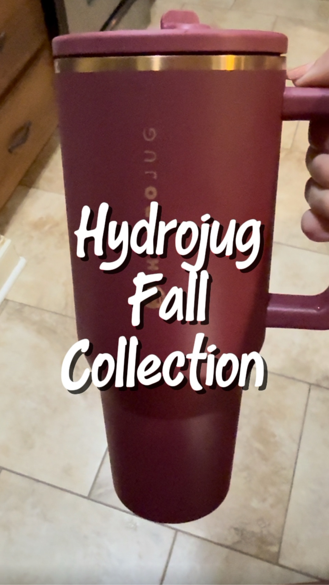 Obsessed with these new HydroJug fall shades—perfect for cozy vibes + on-the-go sips! 🧡💧
•
•
#waterbottles #hydrojug 

#LTKTall #LTKHome #LTKFamily