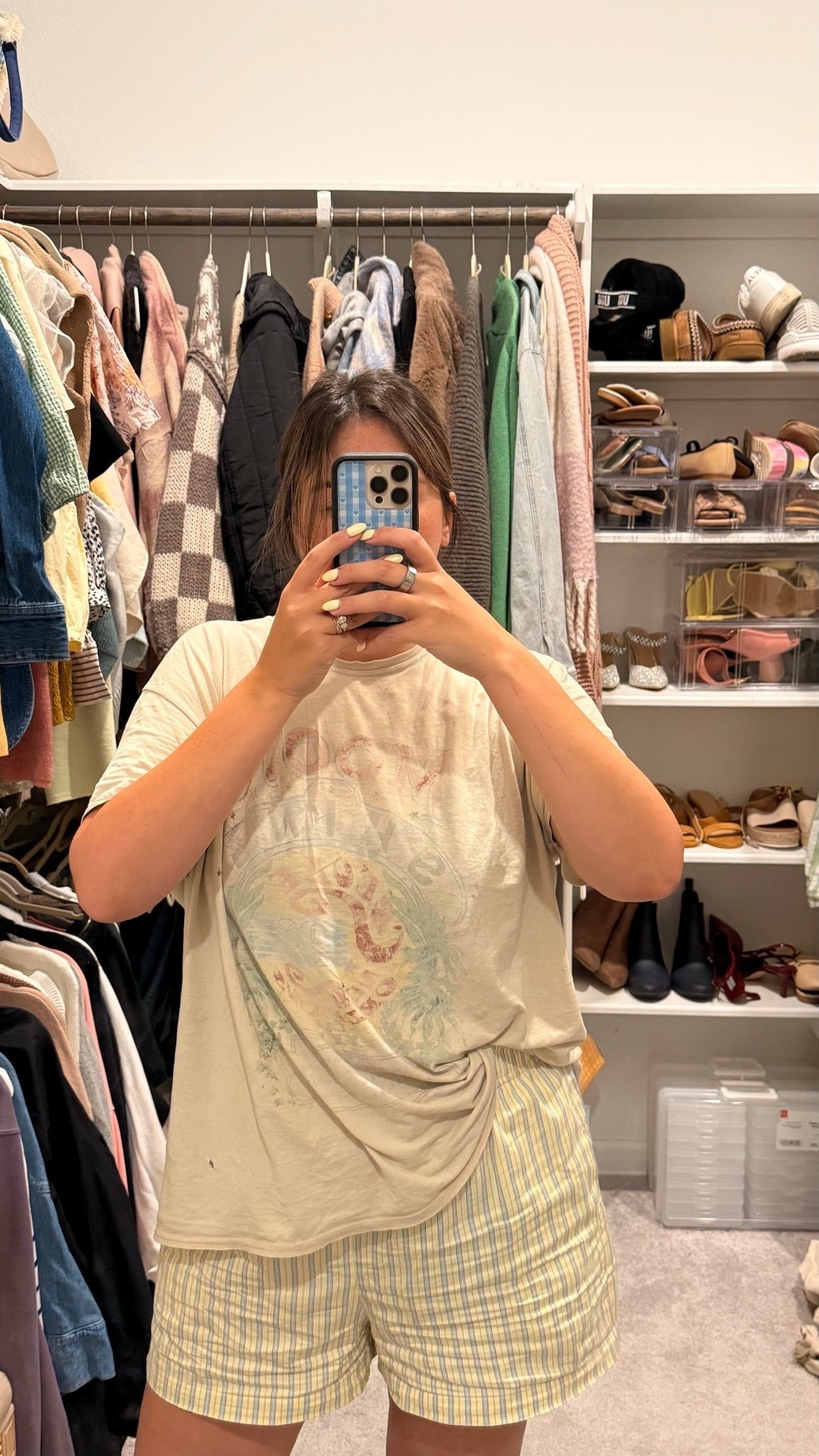 shirt: vintage (aka college + a few holes 🙃)
shorts/boxers: new but give it time lol

Linked cute boxer shorts below!! 

Comfy outfits, Anthropologie, pajamas, Morgan Hancock