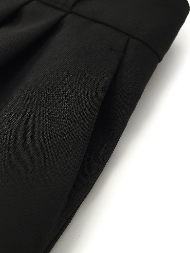 Schwarze lockere A-Linien-Shorts mit Gürtel | GOELIA