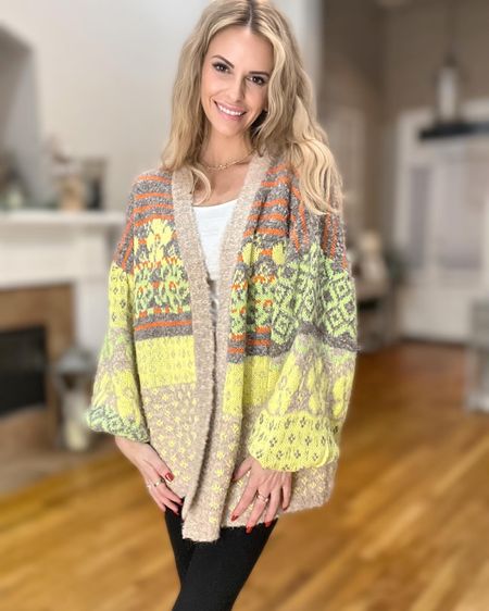 Cute open cardigan from Vici. I love all the colors. Wearing a size small 

#LTKHolidaySale #LTKSeasonal #LTKHoliday