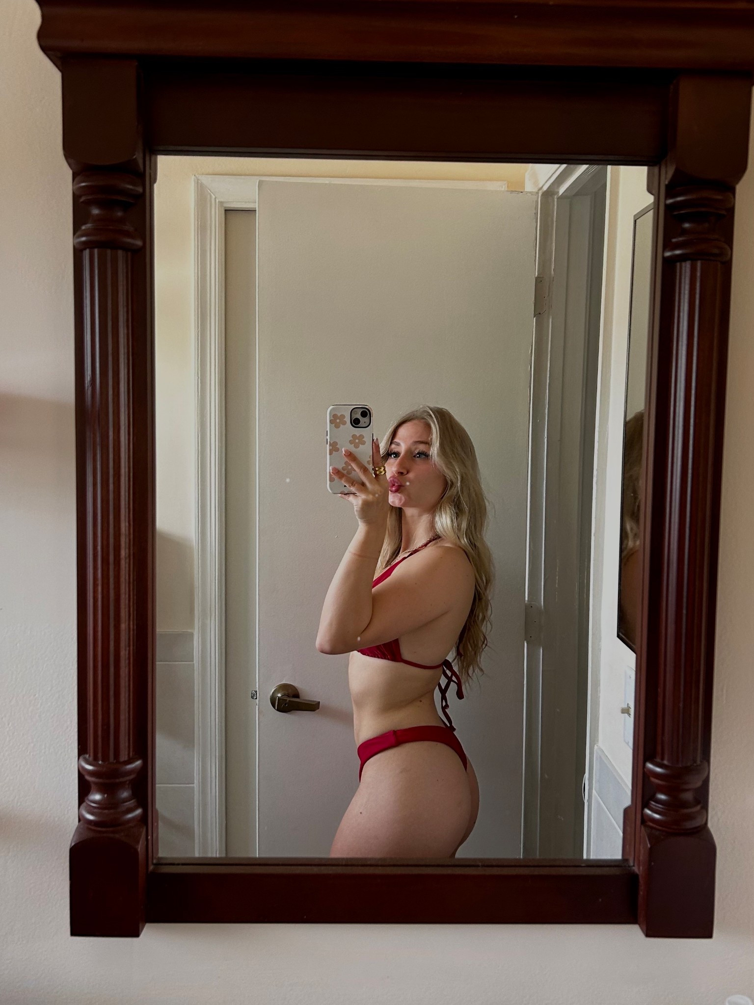 Red is sexy ❤️

#LTKsummer #LTKtravel #LTKcanada
